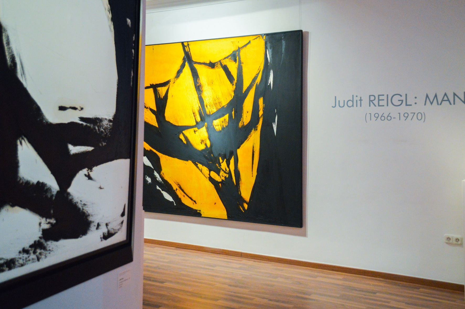 &copy; Photo K&aacute;lm&aacute;n Makl&aacute;ry Fine Arts