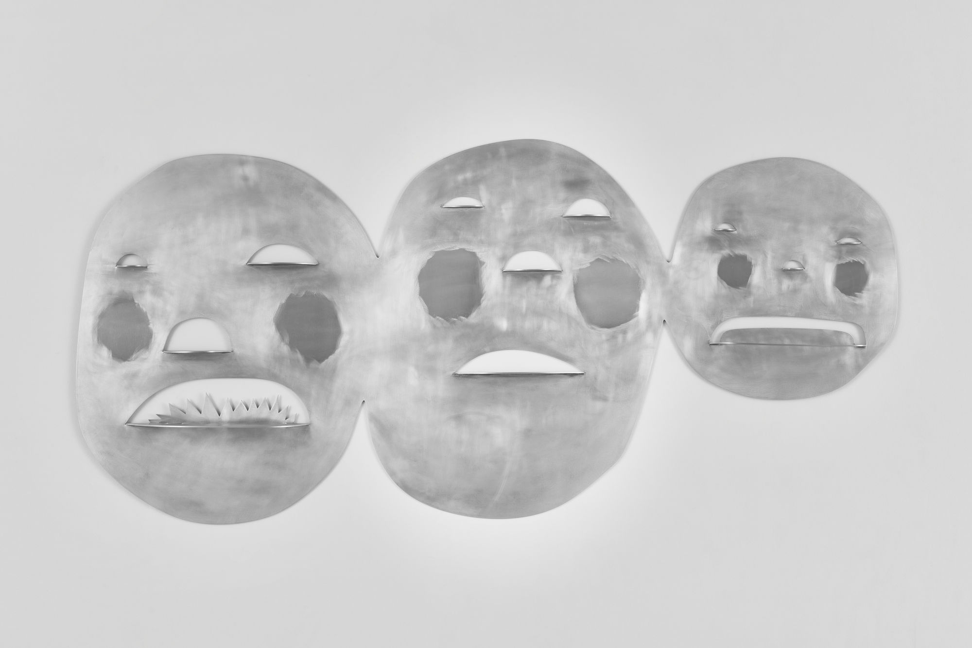 Yoon Shun - Fffffolding mask shelf, 2024