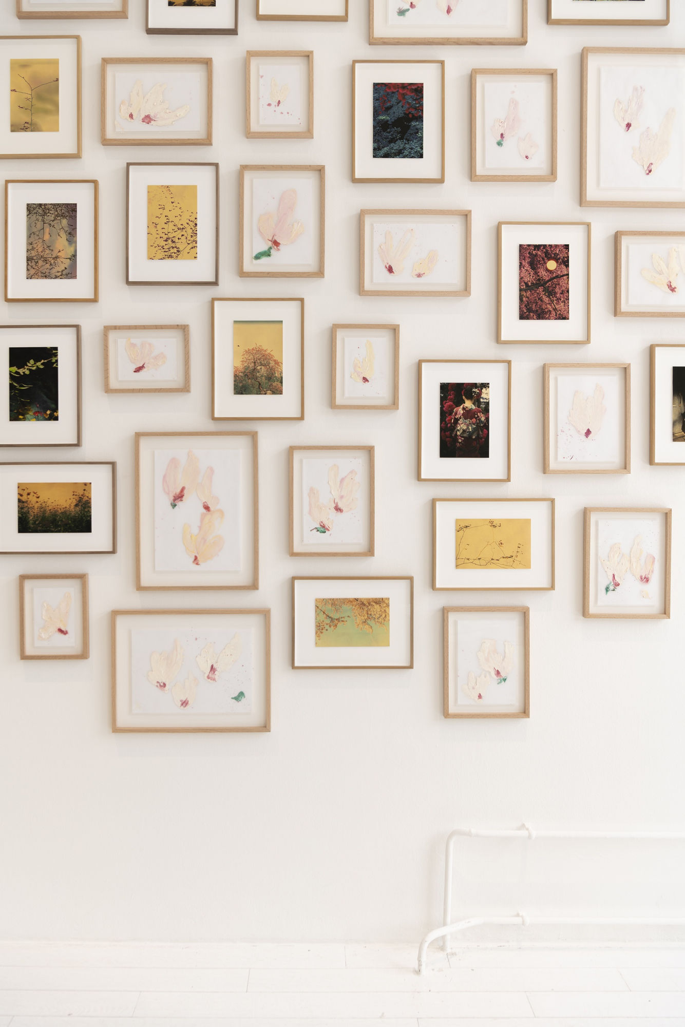 BLOOMING – THE ARTIST ARNE QUINZE IN DIALOGUE WITH 12 PHOTOGRAPHERS