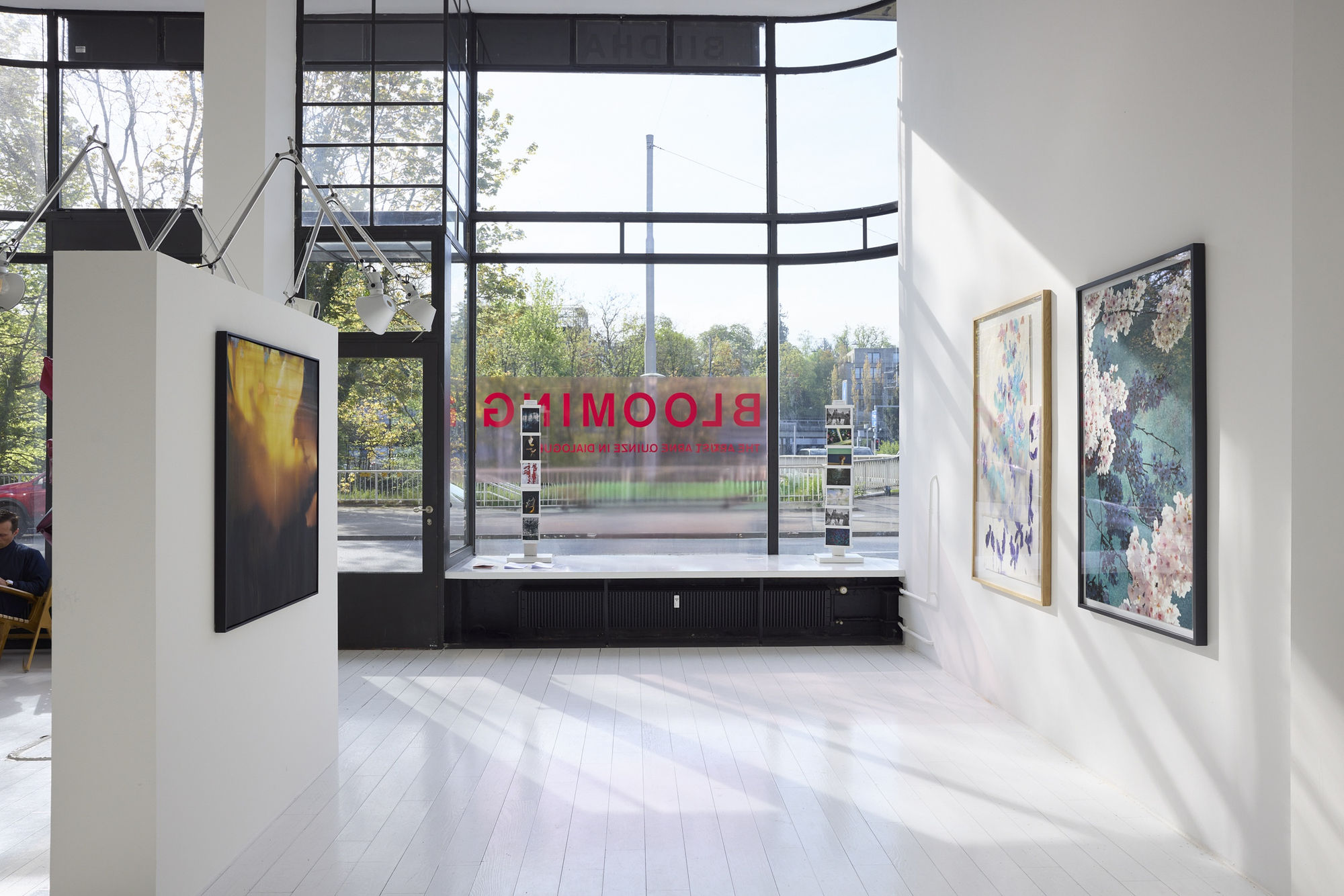 BLOOMING – THE ARTIST ARNE QUINZE IN DIALOGUE WITH 12 PHOTOGRAPHERS