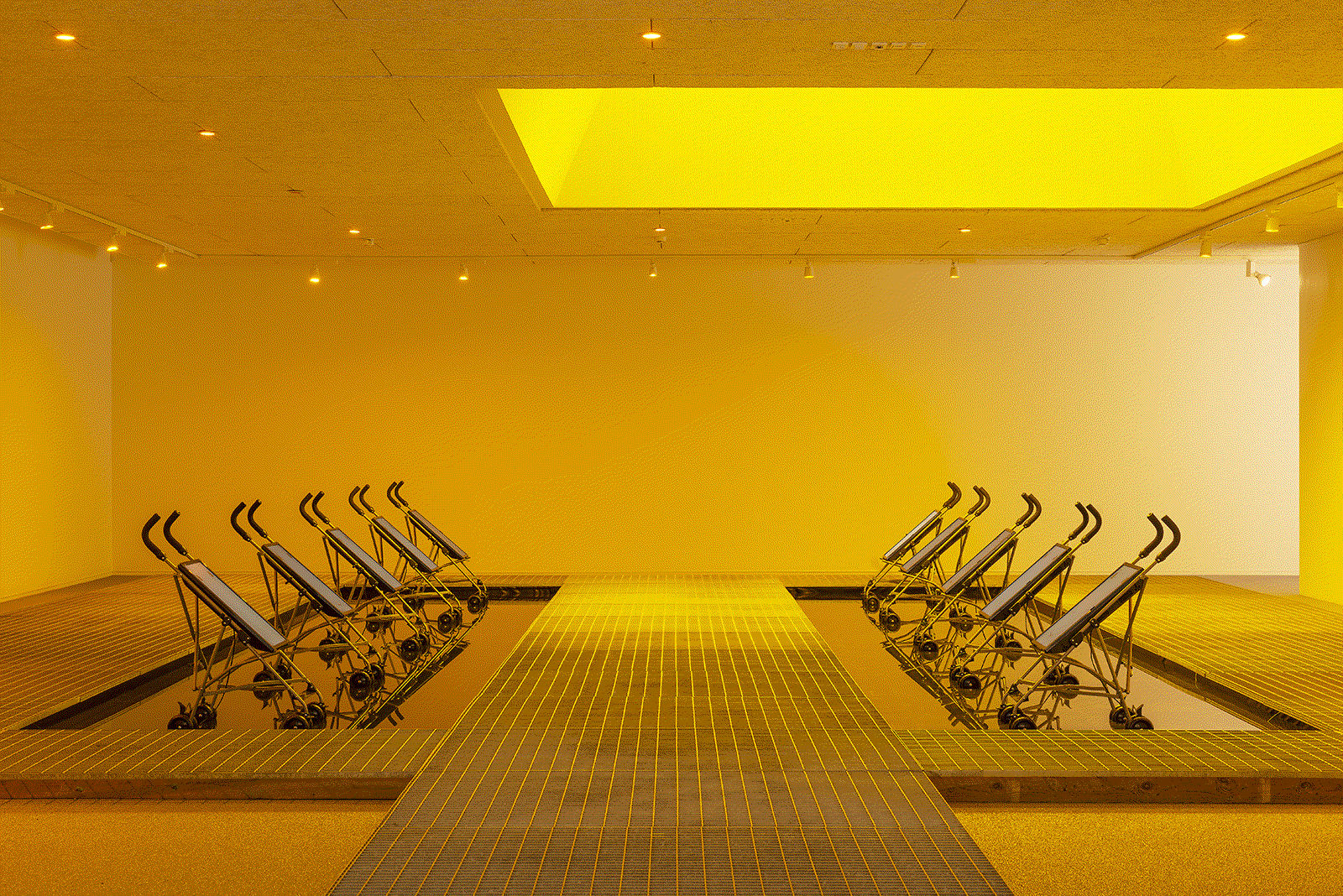 Stine Deja, Dawn Chorus, 2021. Installation view from "Dawn Chorus" at Vestjyllands Kunstpavillon, Videbæk.