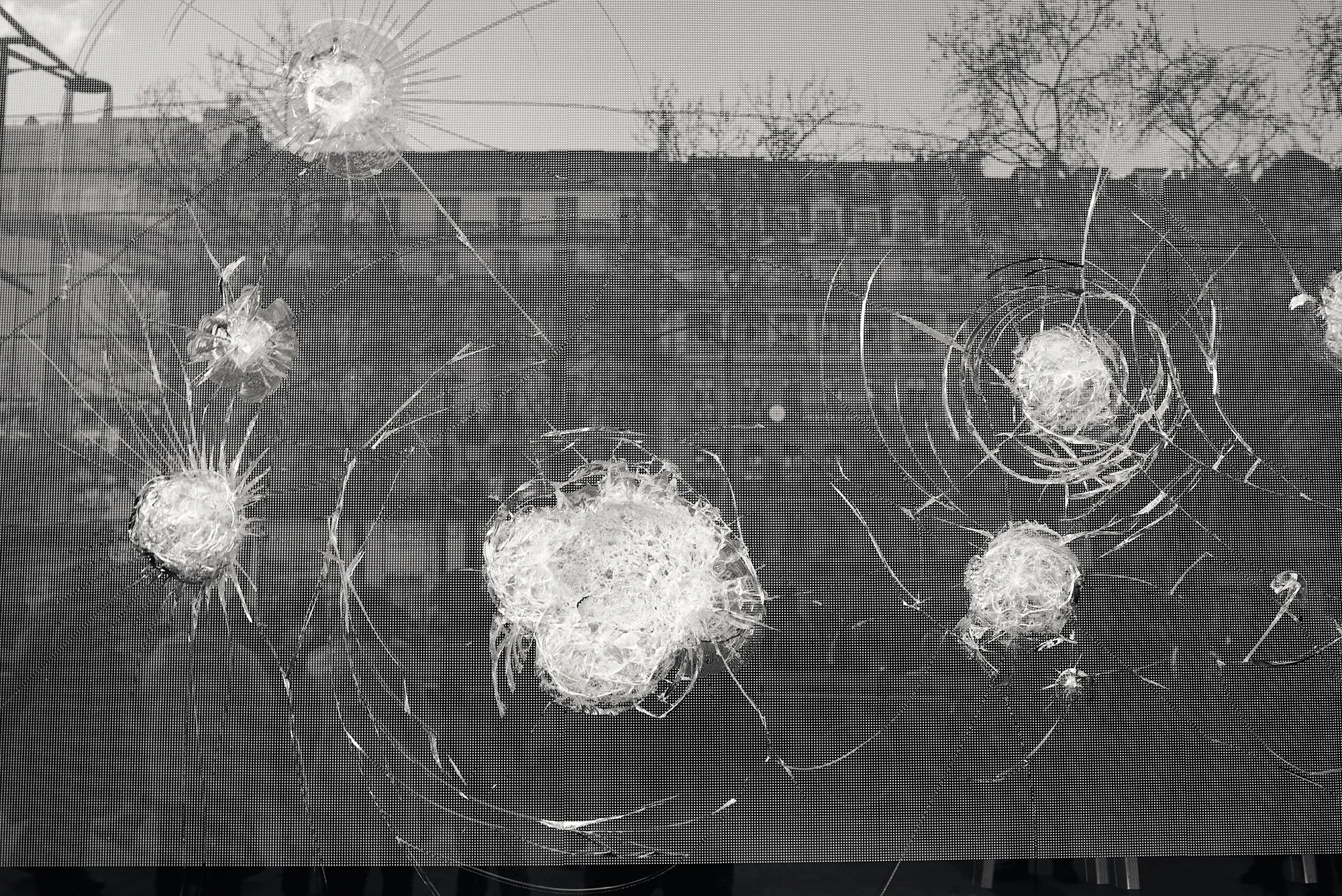 Une vitrine brisée Mouvement des Gilets jaunes Acte-XVIII Paris, France - 2019