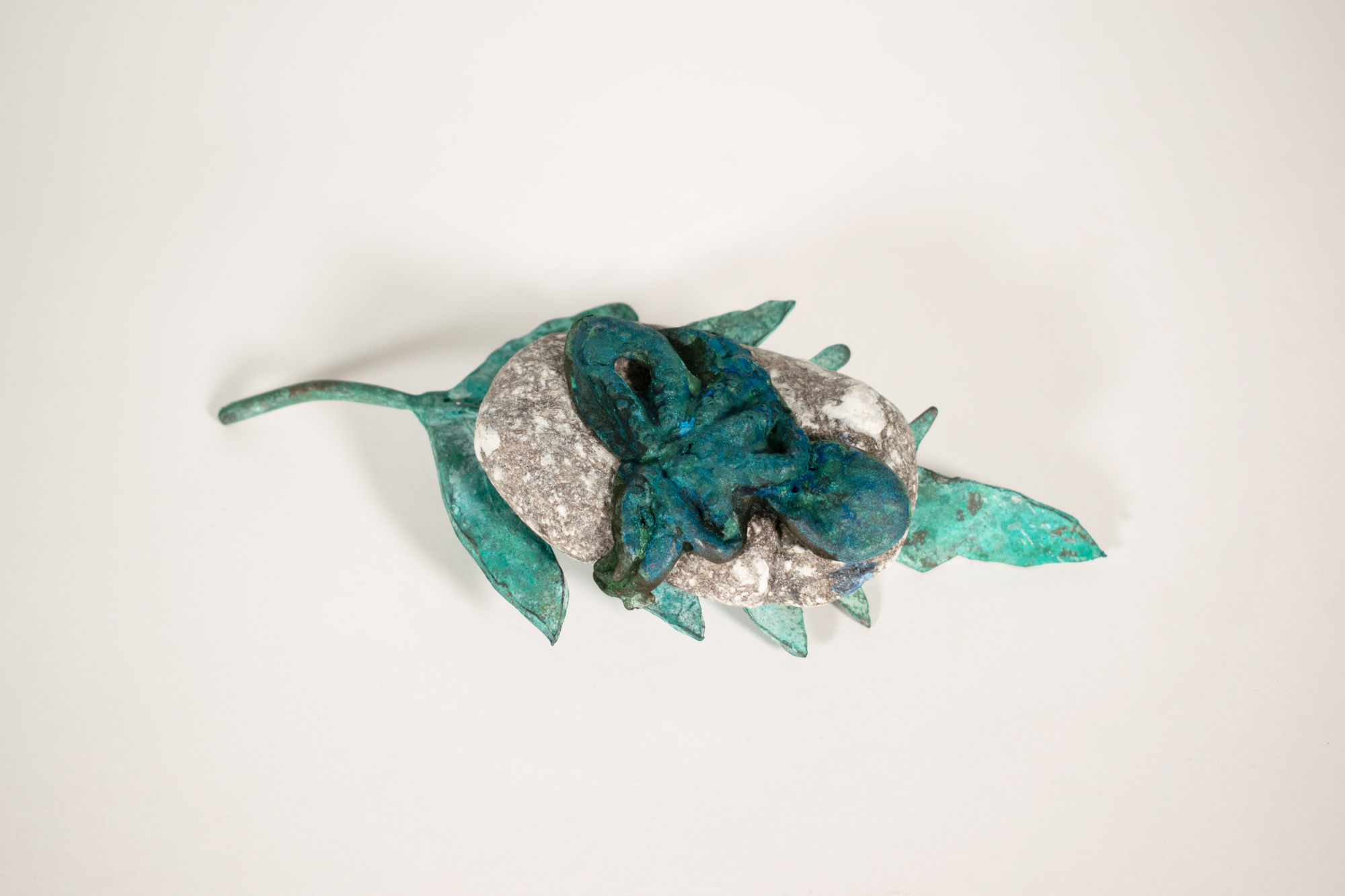 Christine Hellyar, Clinging Blue Octopus Rock, 2015
