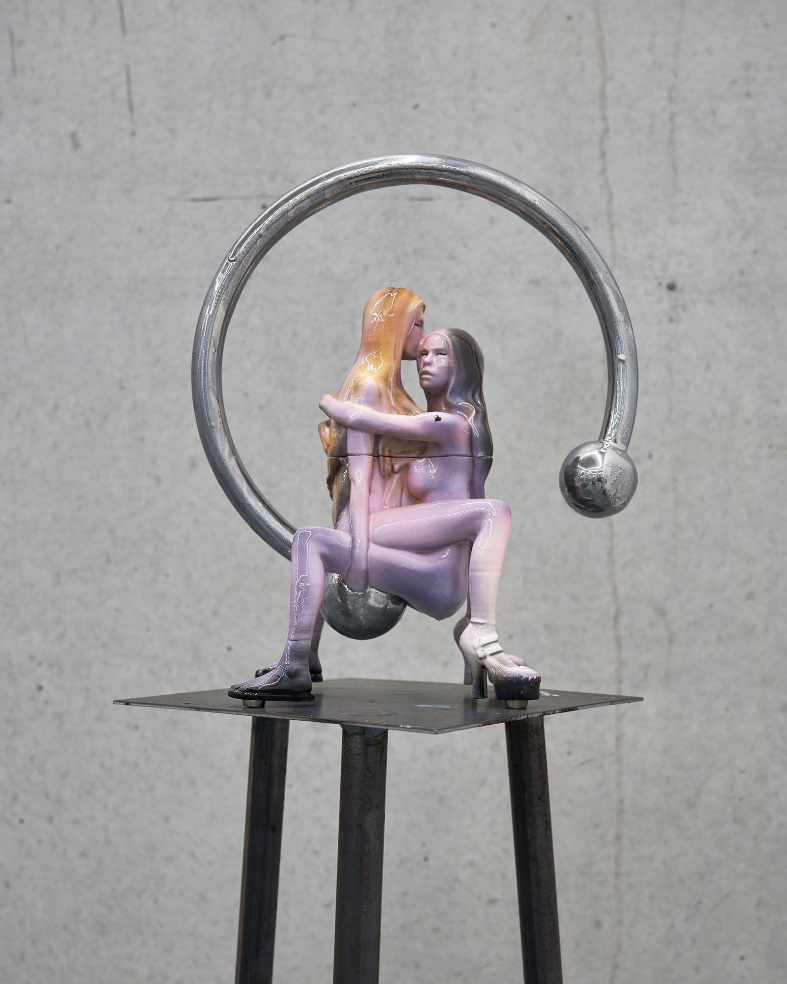 Stef Van Looveren SPIRITUAL INTIMACY – GABRIELLE , 2021 PLA, epoxy, acrylic paint, silver leaf 25 x 29 x 13 cm. 9 x 11 x 5 in.