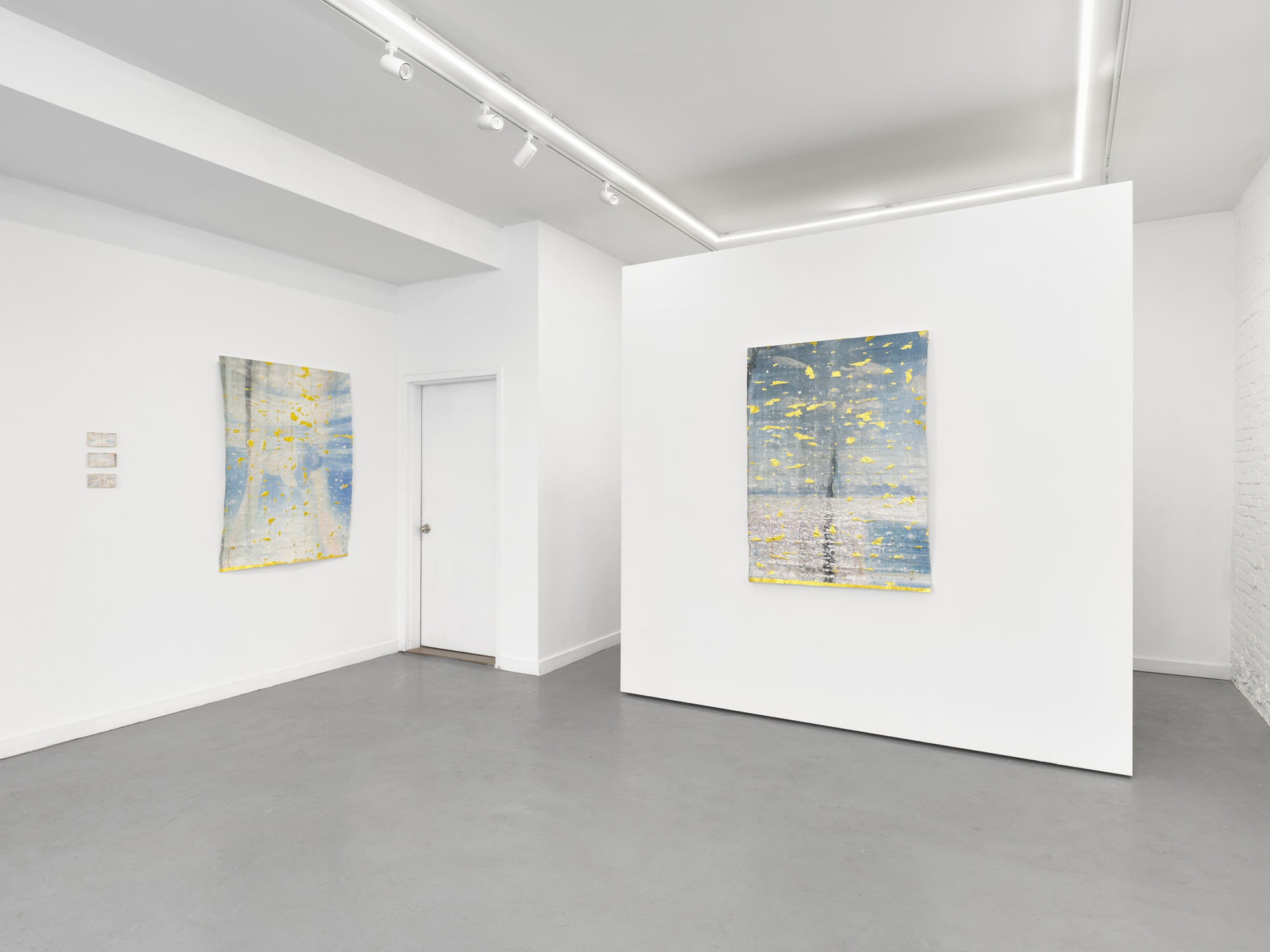 Between Standing and Moving