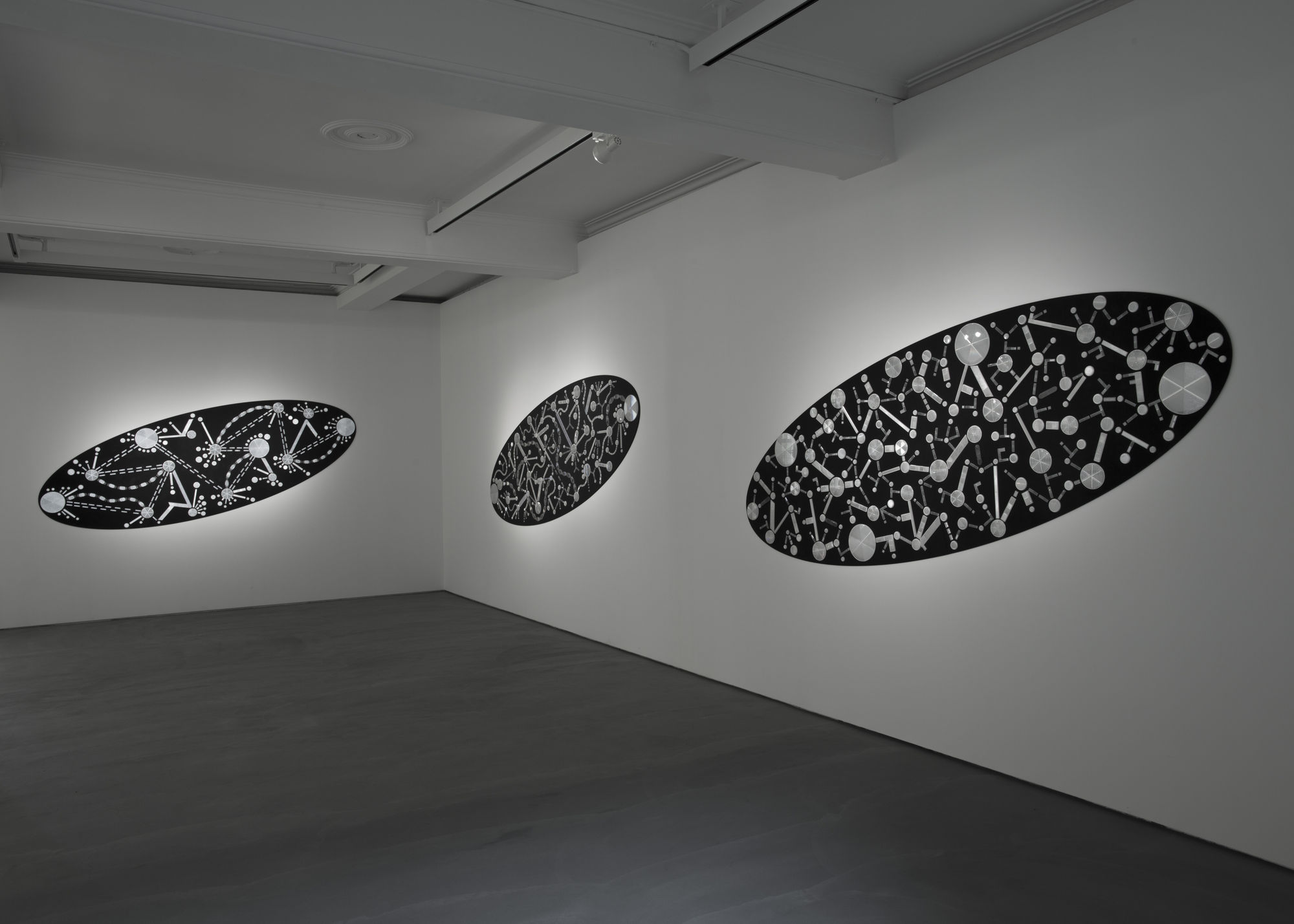 Hiraku Suzuki: The Writing of Meteors