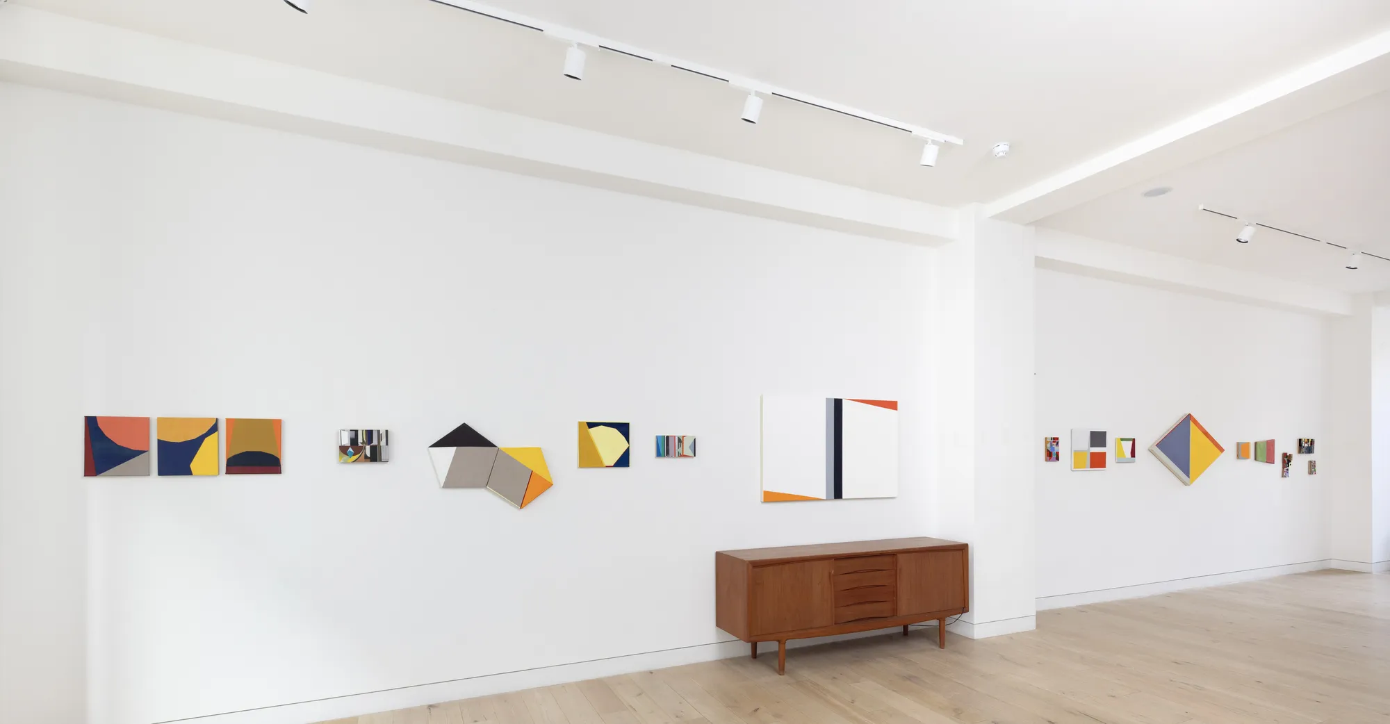 Sharon Hall / Laurence Noga THE SHAPE OF TIME