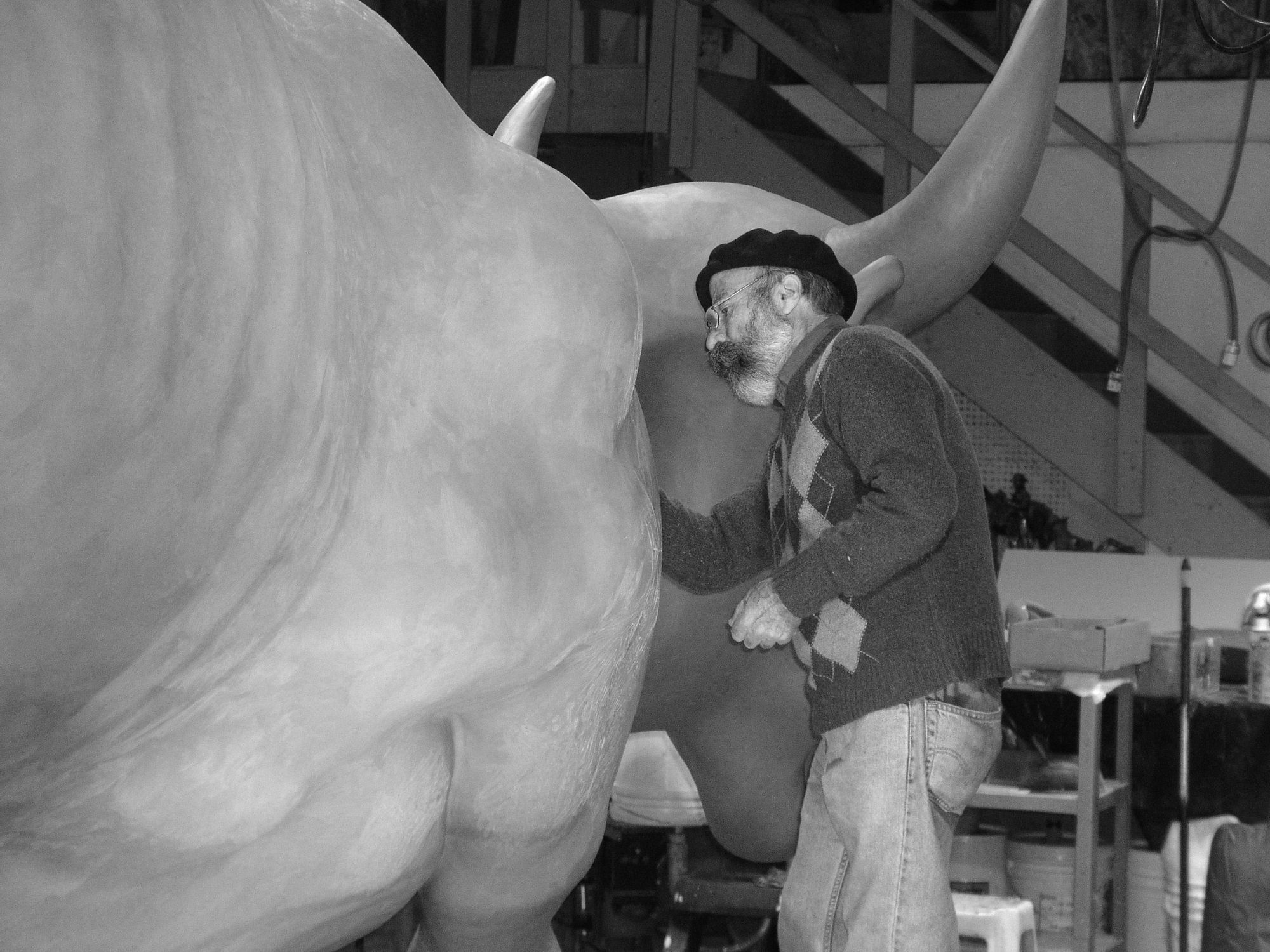 Arturo Di Modica making the Bund Bull in Wyoming