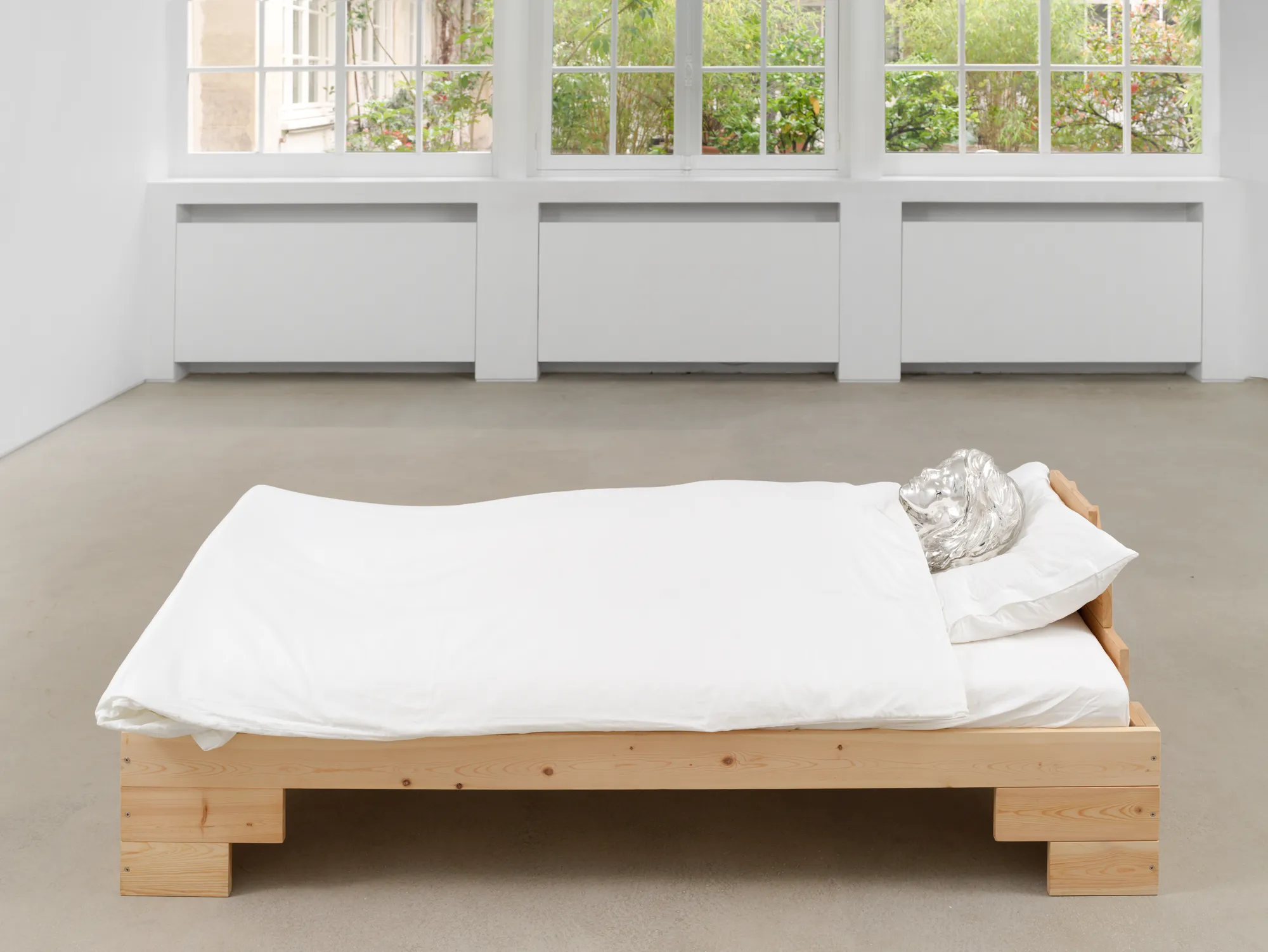 IDENTITÉS SPECTRALES, SUR UN MINCE CRISTAL