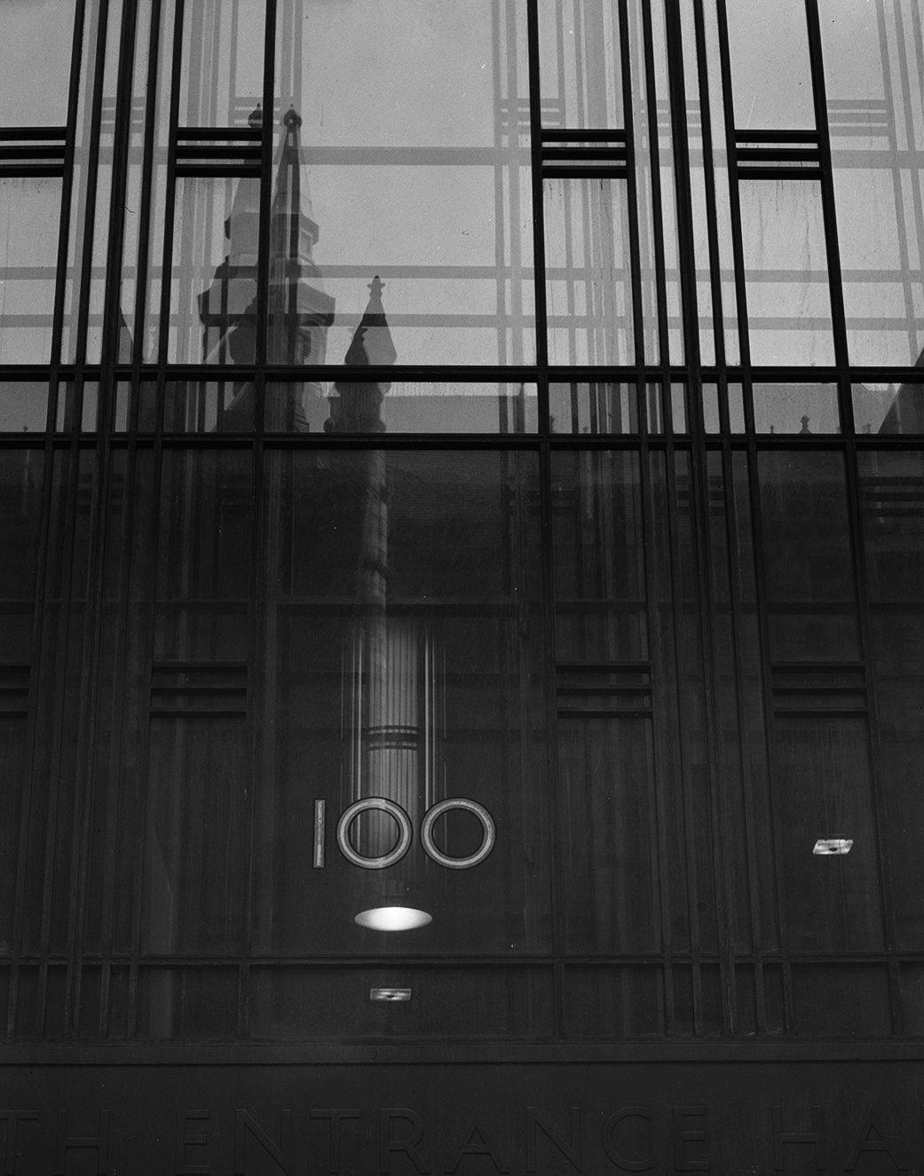 #100, 5th Avenue, NYC, 1946