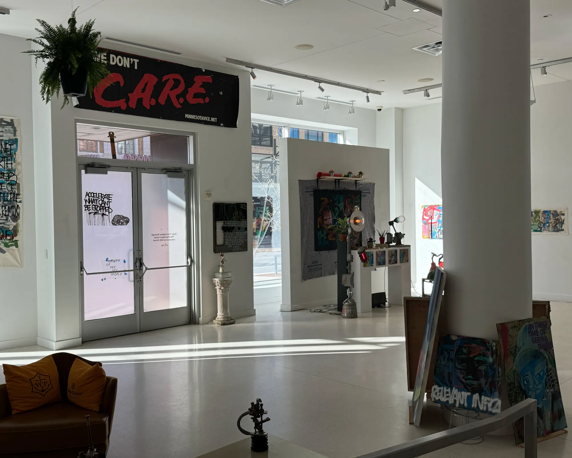 DAYDREAMING AT MIDNIGHT