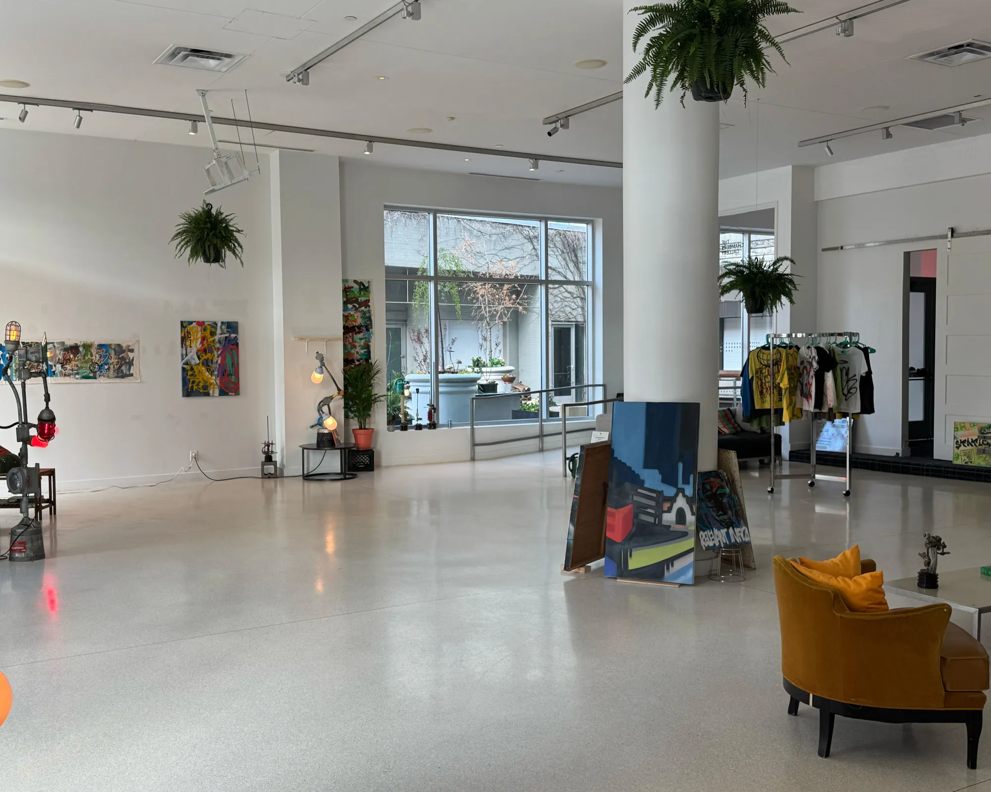 DAYDREAMING AT MIDNIGHT