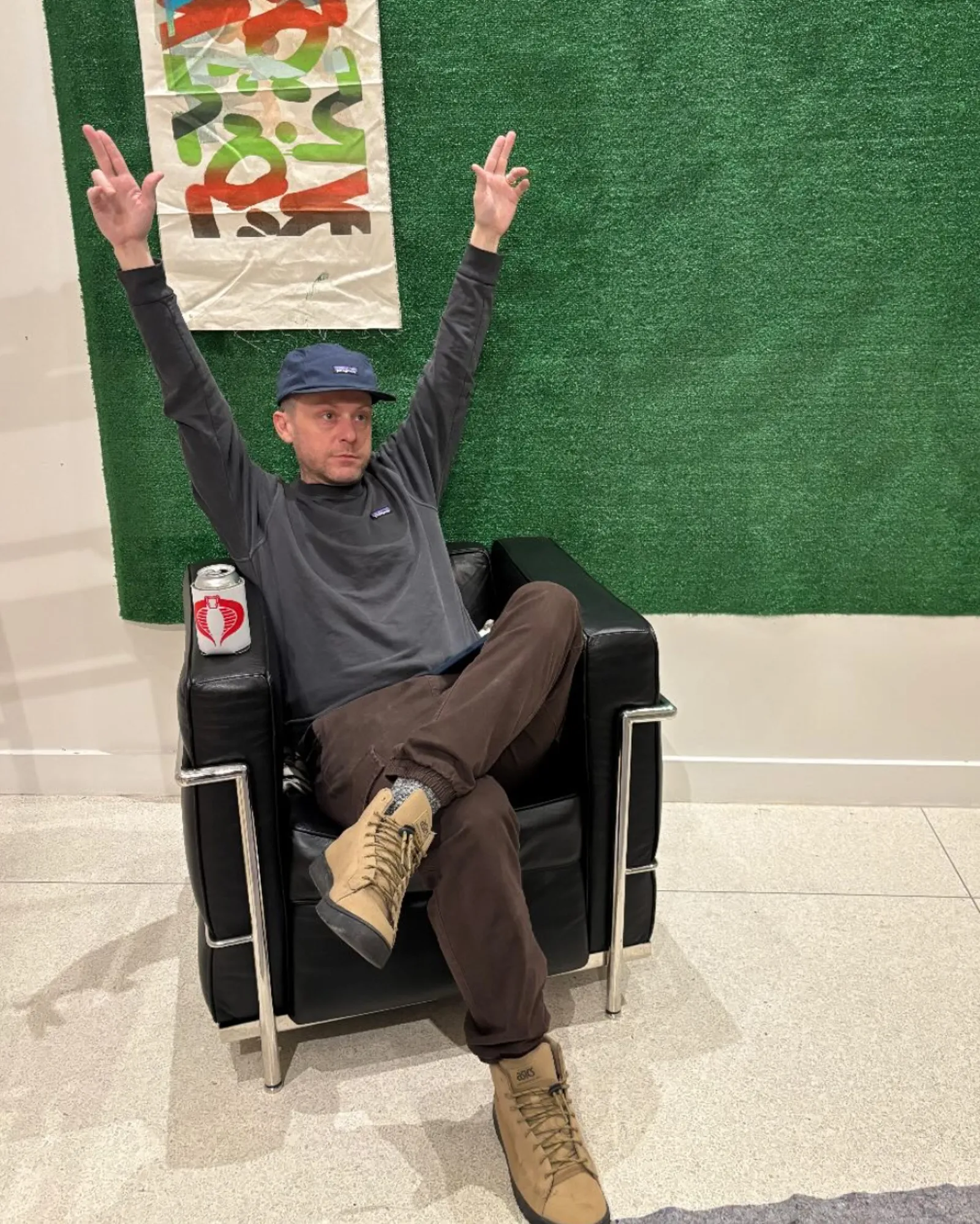 DAYDREAMING AT MIDNIGHT