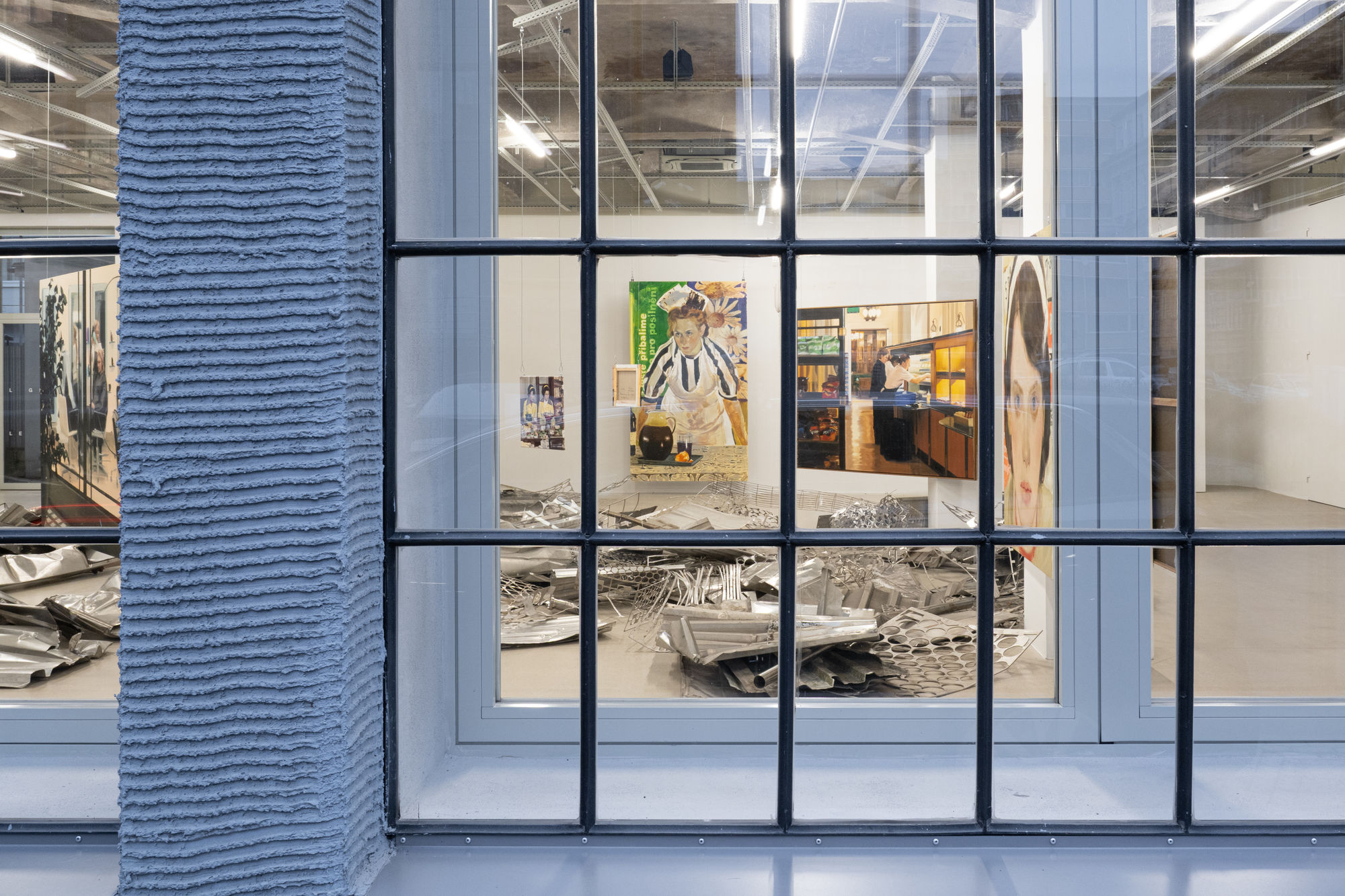 Adéla Janská, Paulina Olowska, Caroline Walker: Za Pultem (Behind the Counter), Telegraph, Olomouc