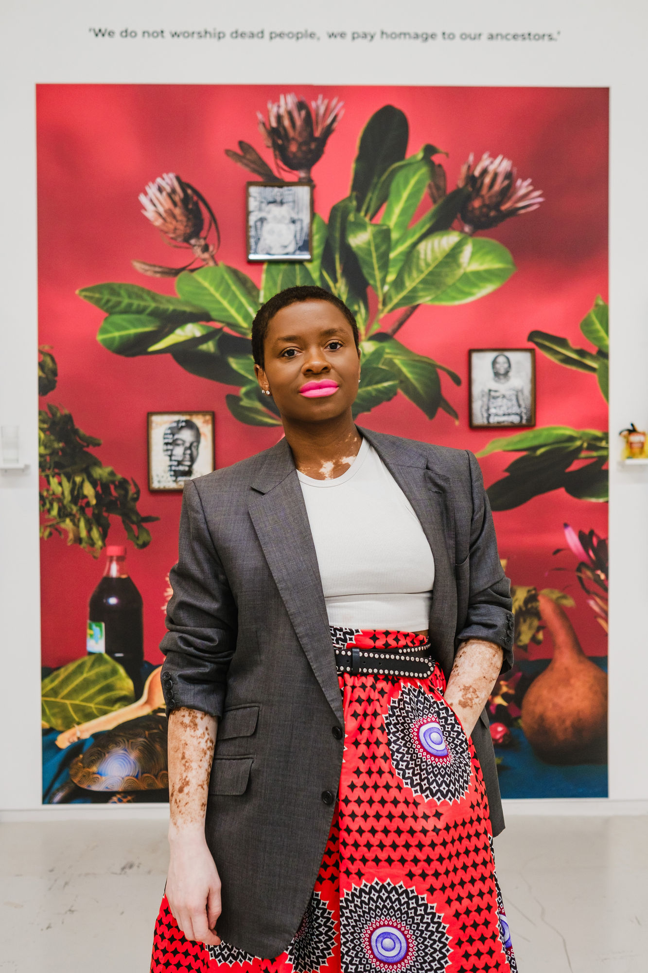 Violeta’s work represents her own journey of reclaiming the beauty and “magic” within Central African traditions. Through her lens, Violeta highlights the dignified strength of cultural practices from Cameroon and Bioko island, particularly those rooted in the wisdom of her family’s tribes. Photographer: Anja, @by_anjap