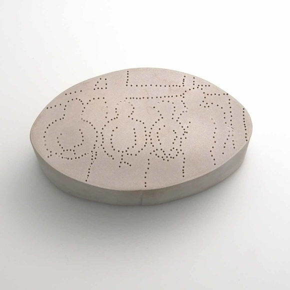 brooch by Iris Eichenberg