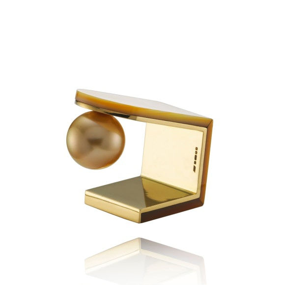 Melanie Georgacopoulos, Asymetric Nacre Ring