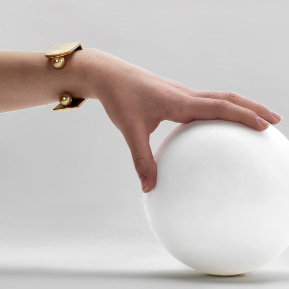 Melanie Georgacopoulos, Double Pearl Nacre Bangle