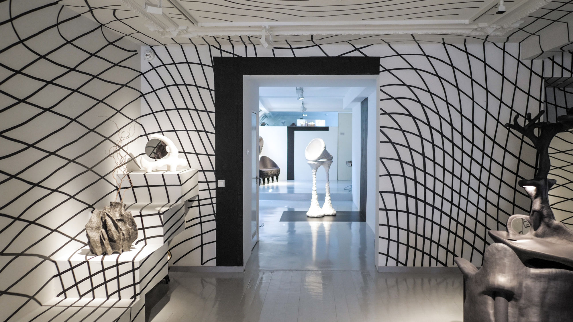 Inside the Strongest Colours: Black and White