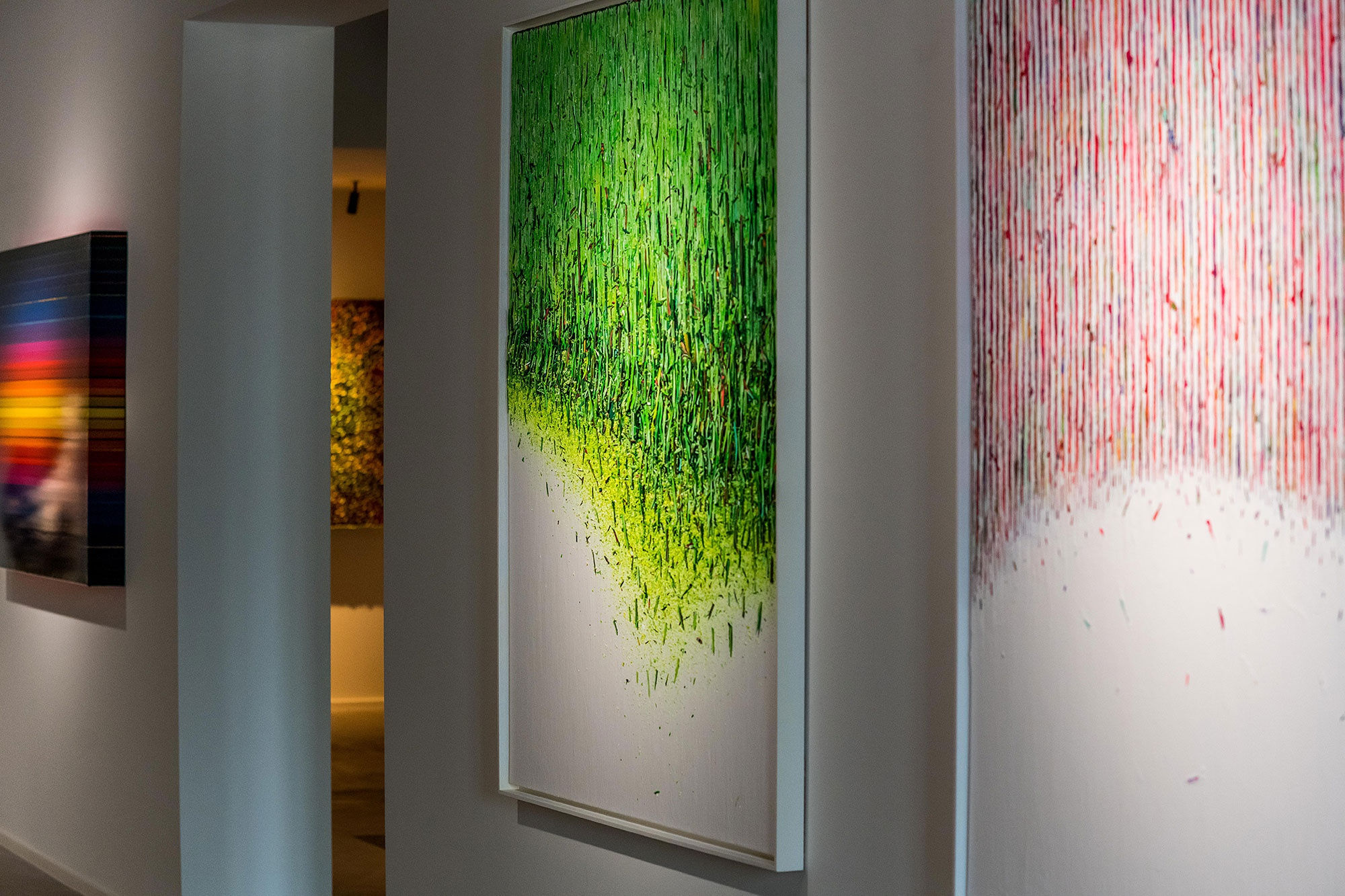 MIXED ARTISTS: IN FULL COLOR