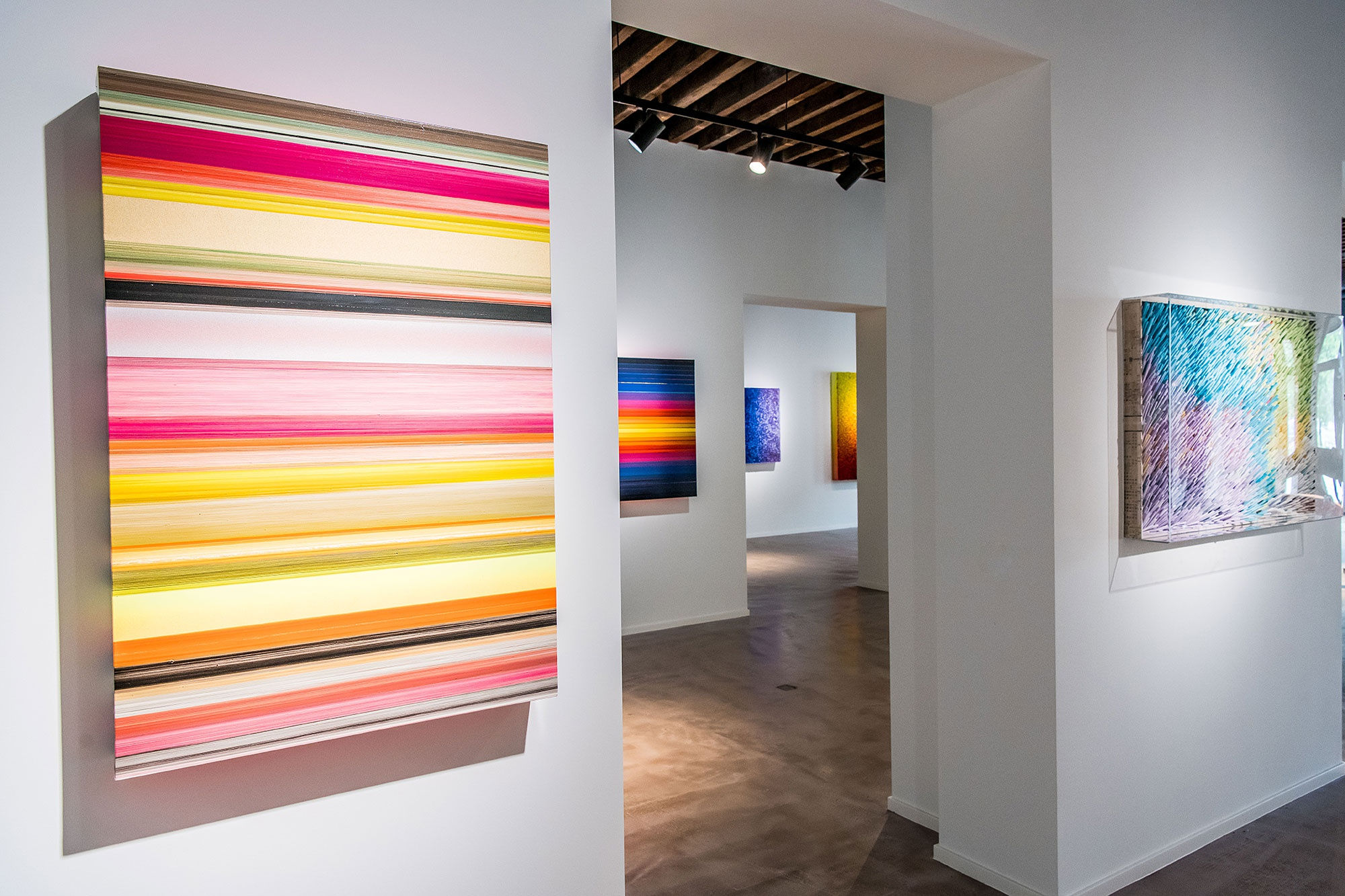 MIXED ARTISTS: IN FULL COLOR