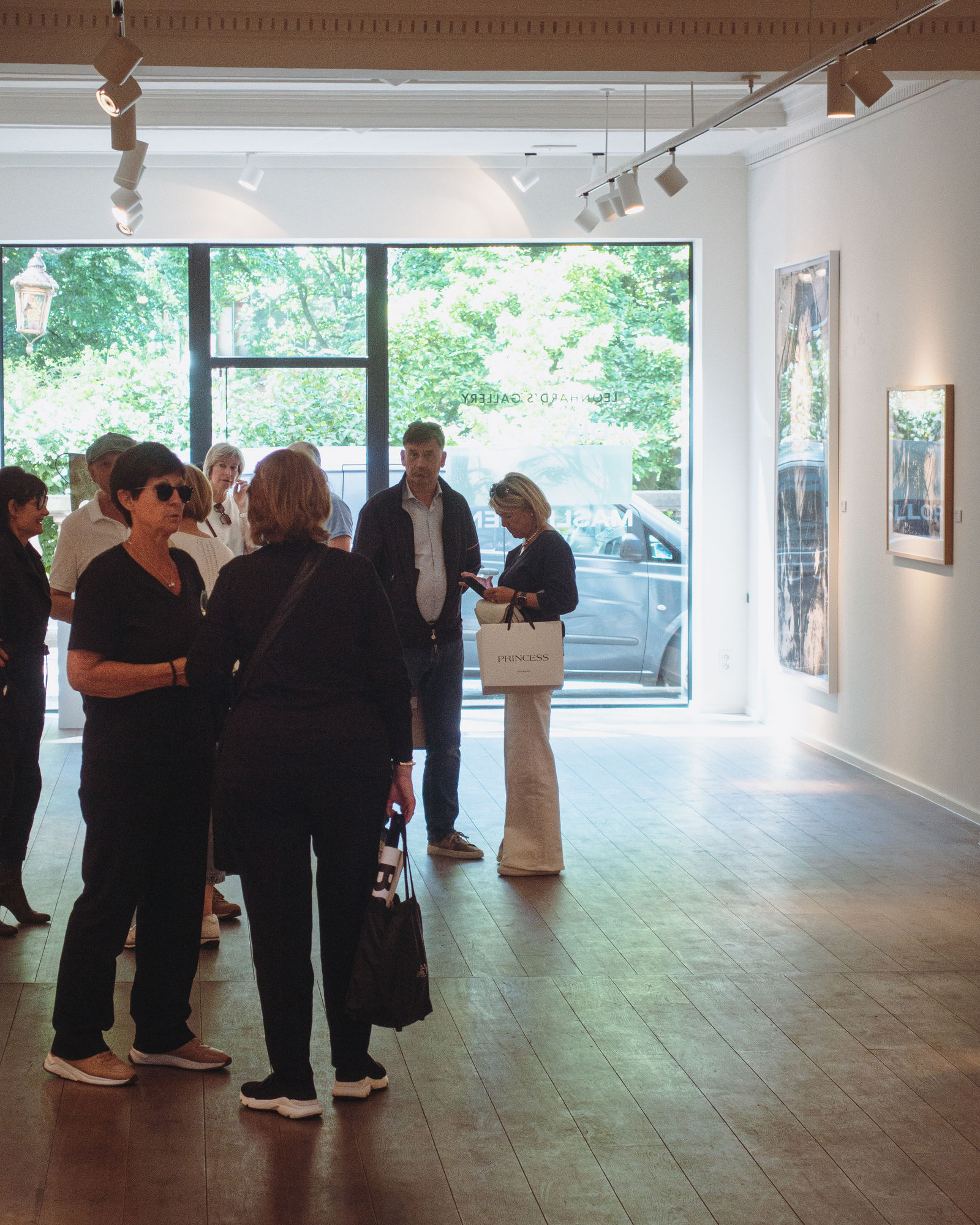 LÍDIA MASLLORENS: AND WE LET THE AFTERNOON PASS AND YOU LOOK AT ME