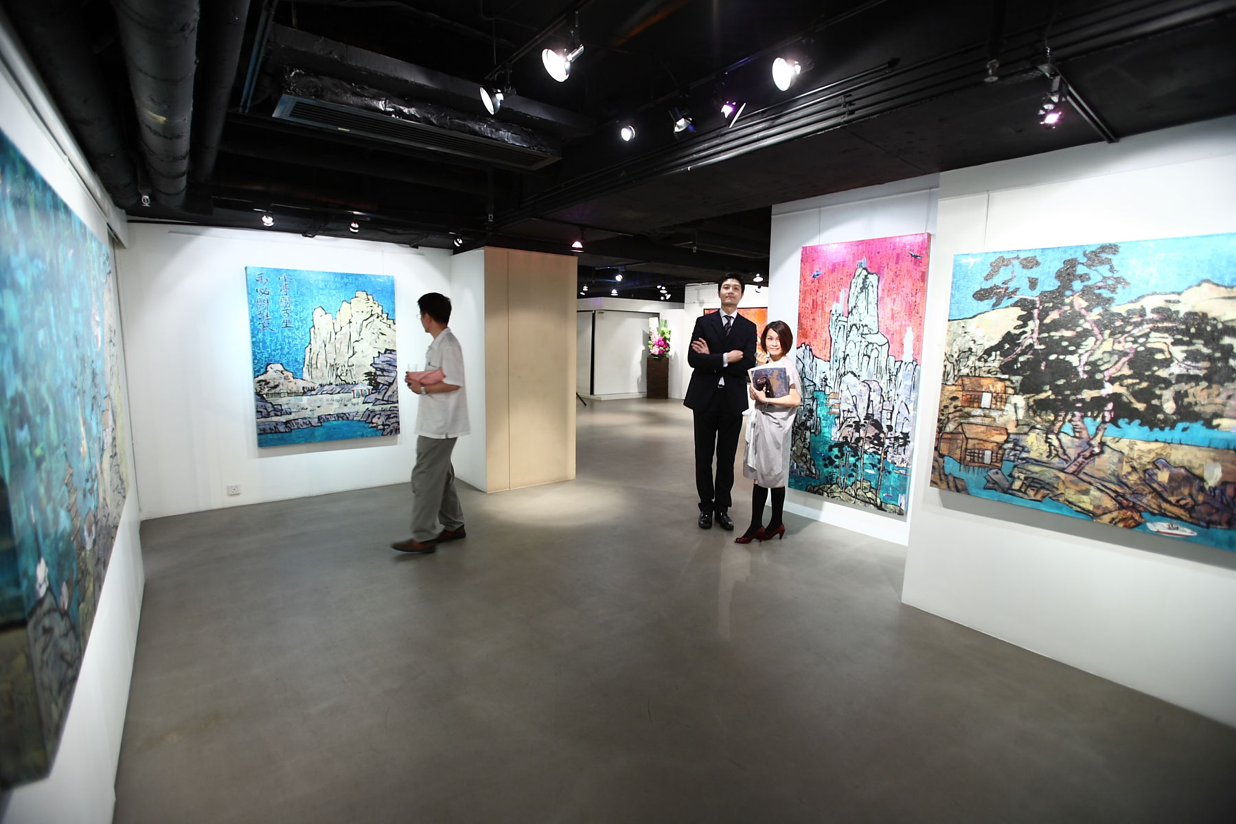 A Tale of Our Modern Time: Solo Exhibition of Xuesong