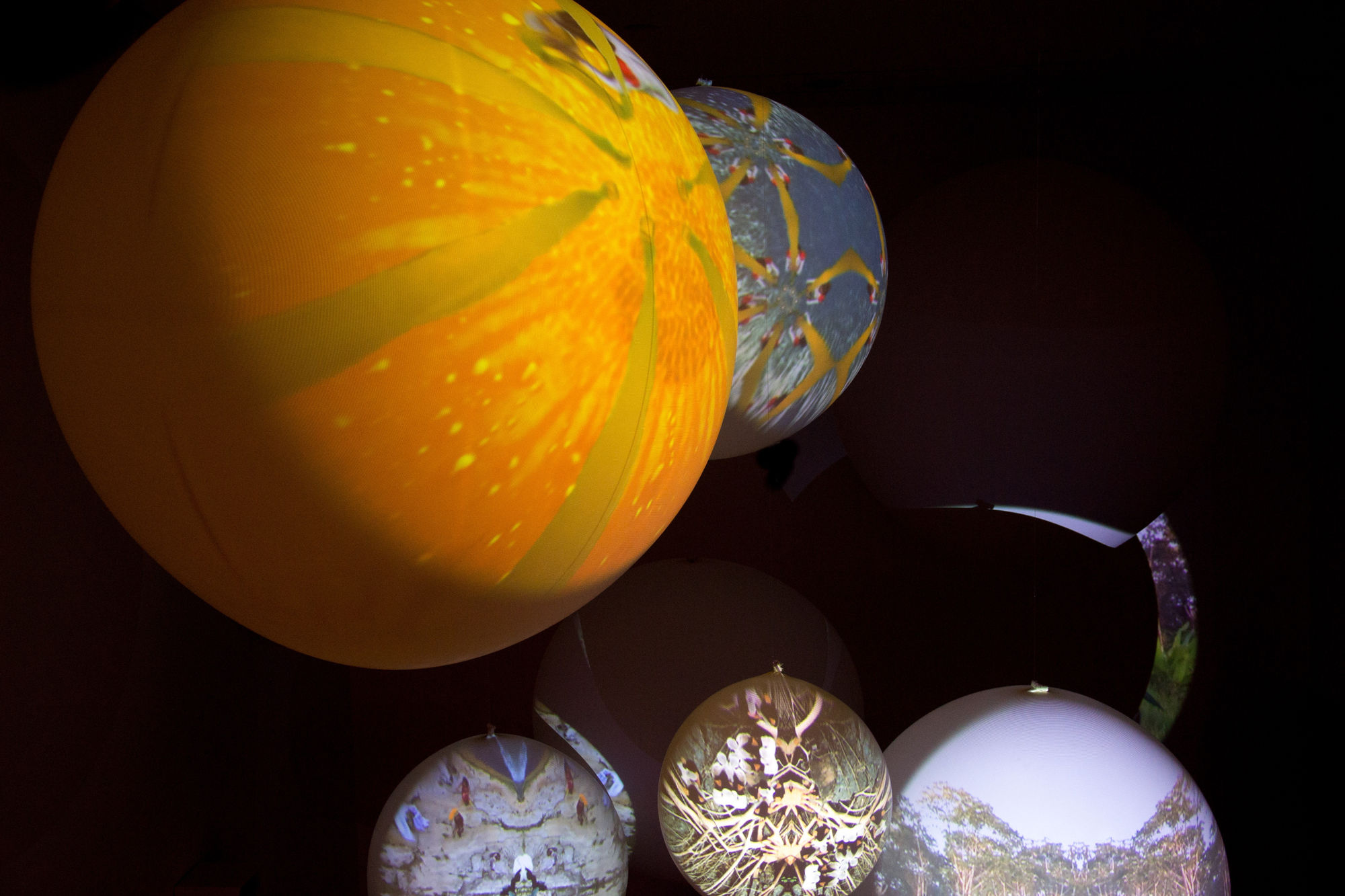 What color is the scent? Installation