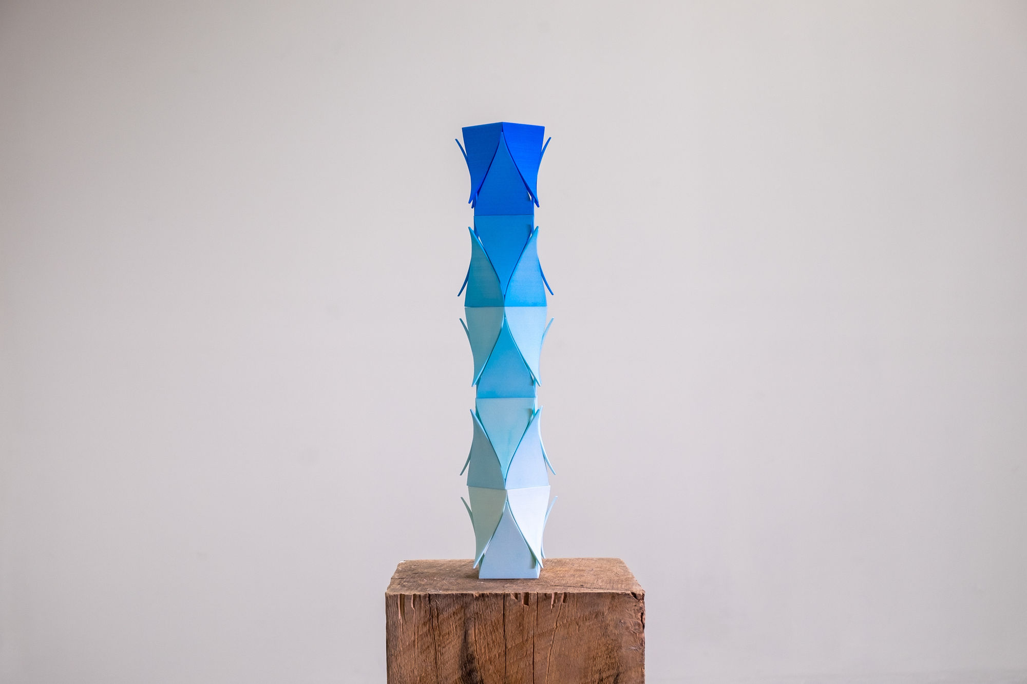 PARK SEYOON 050419 Crowns, Feel Blue hand-dyed polyamide 10 x 12 x 12cm (each) 2019