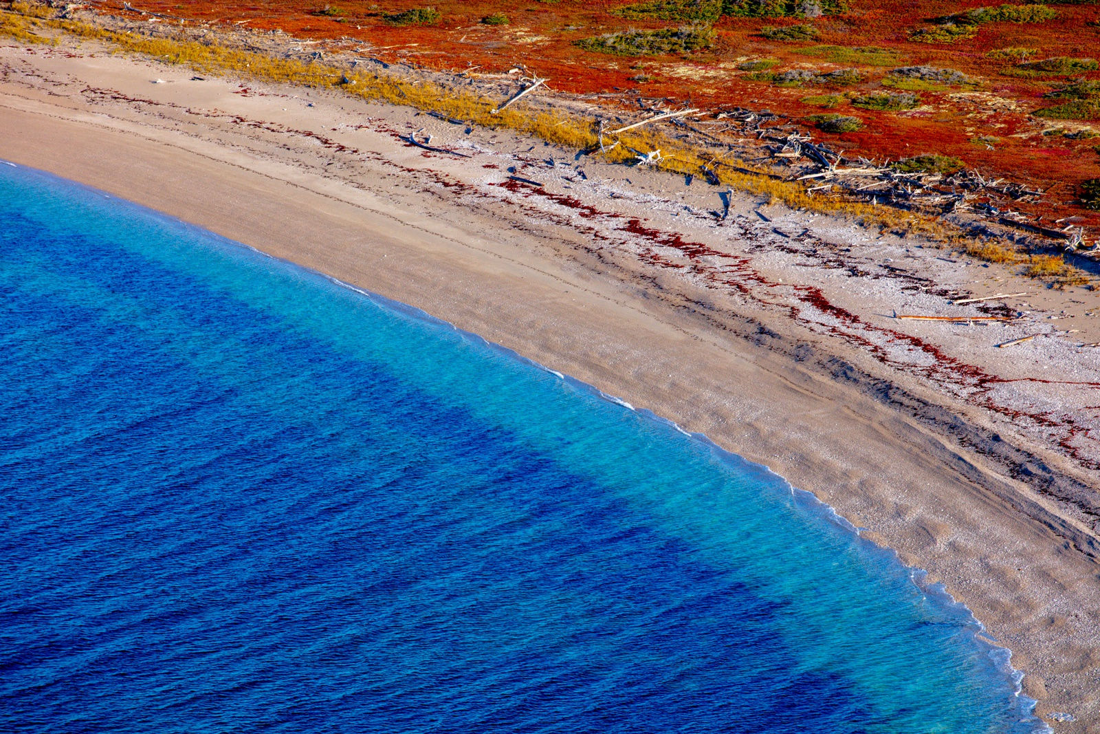 Rivage à Niapiskau, Archipel de Mingan, QC, 2019 24 x 36 in., Ed. 10 33 x 54 in., Ed. 10 48 x 72 in., Ed. 10
