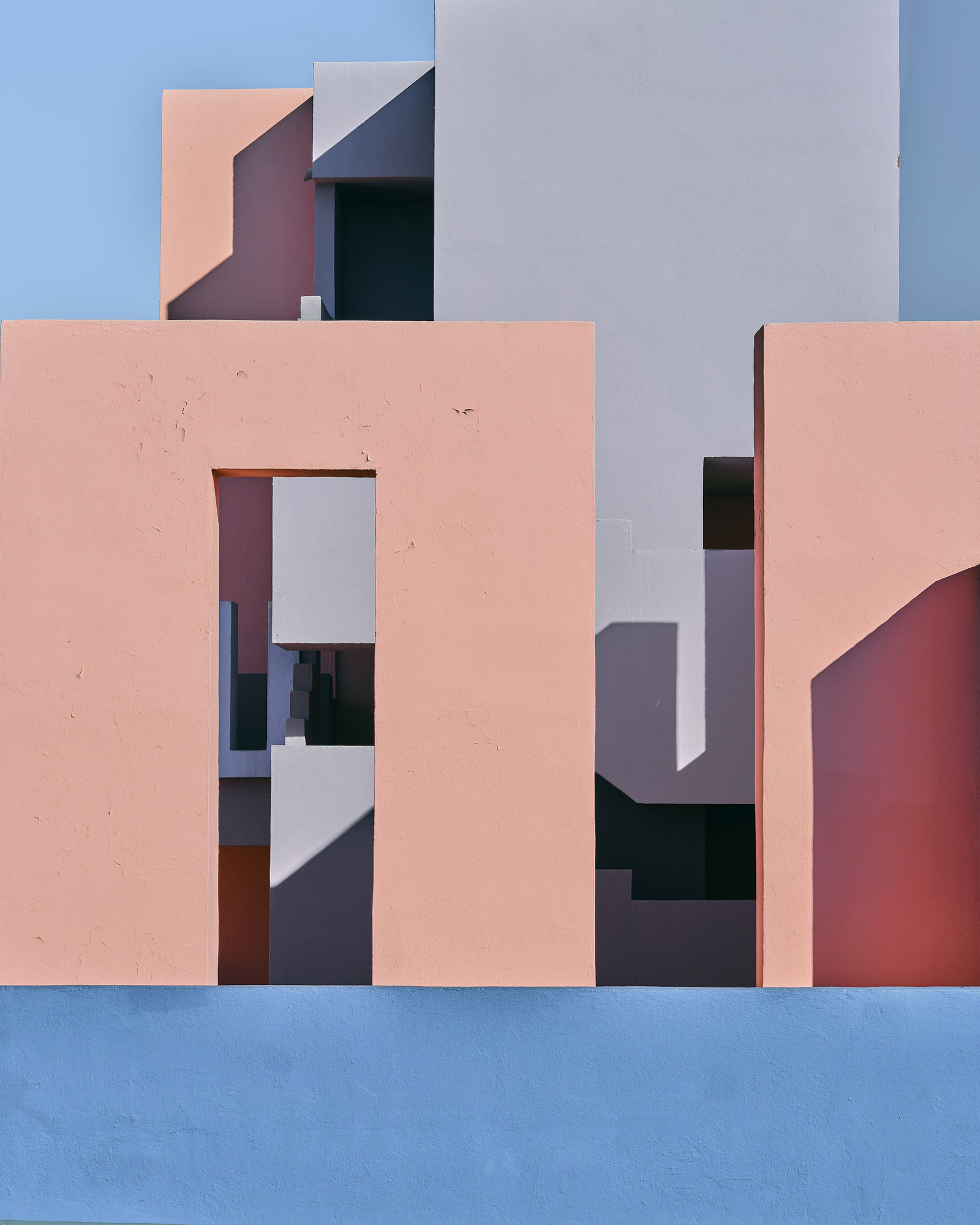 La Muralla Roja II, Calpe, Spain, 2023 26 x 21 in., Ed. 7 & 2AP 40 x 32 in., Ed. 7 & 2AP 55 x 44 in., Ed. 10 & 2AP 73 1/2 x 59 in., Ed. 5 & 2AP