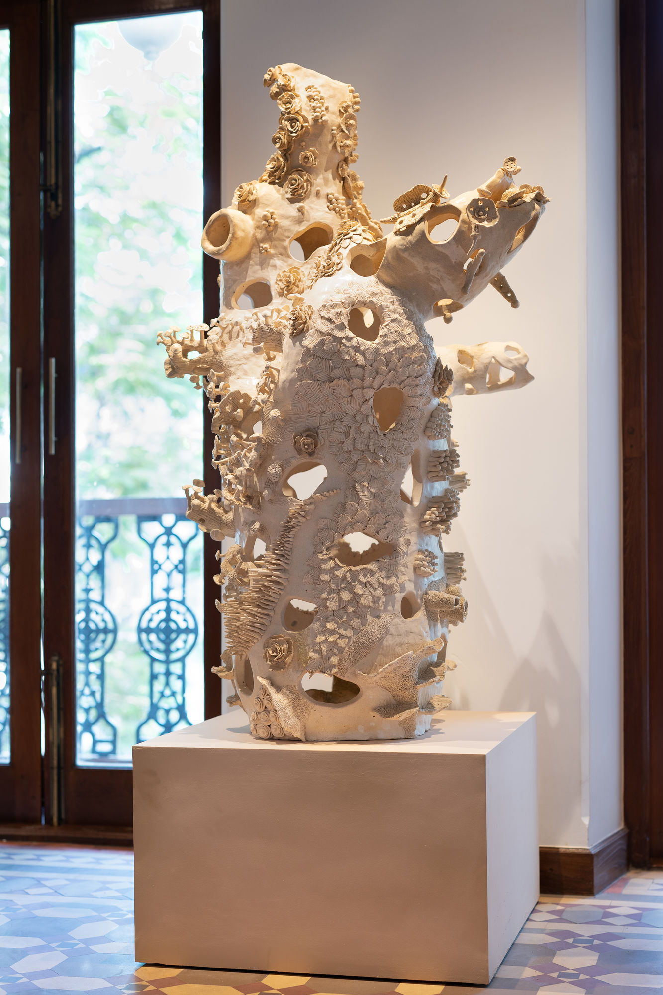 Eccentric Structures / Intimate Worlds