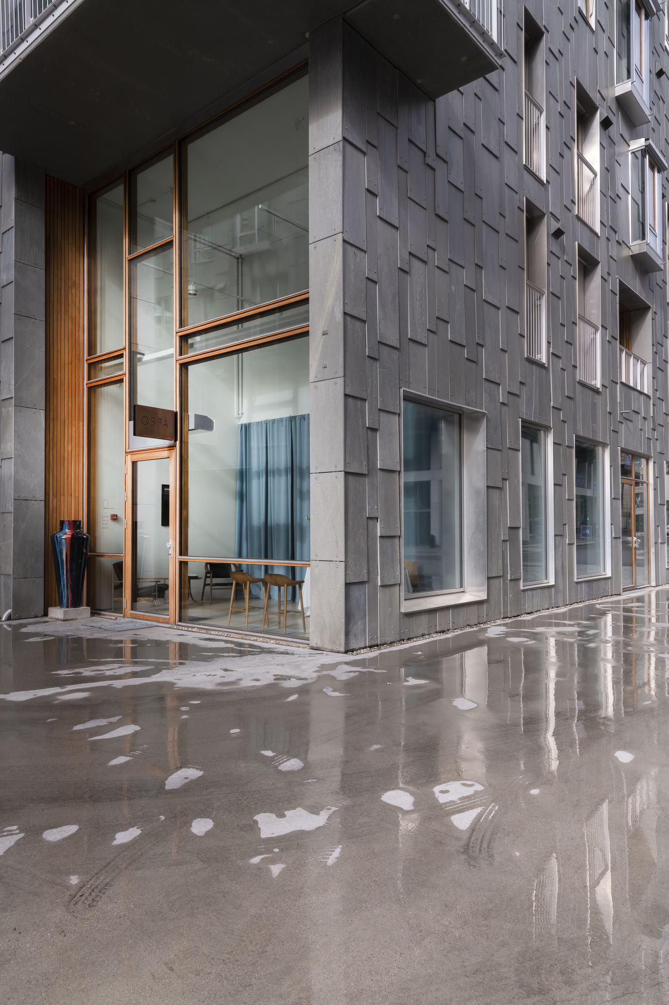 Skåret i tre (Carved in wood)