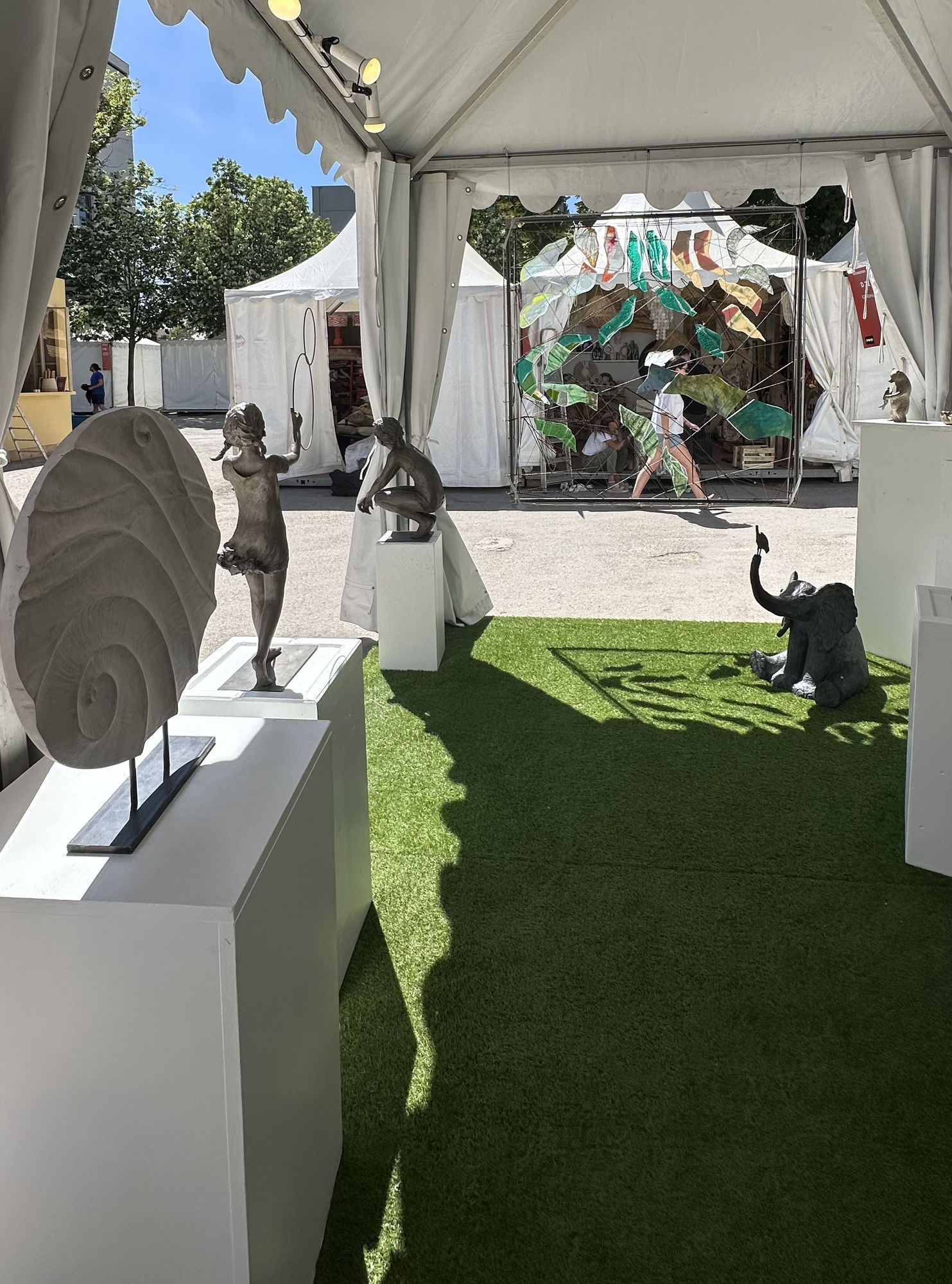 salon cote sud art, salon cote sud, sculpture contemporaine, design artistique, art en plein air, salon de sculpture, installation monumentale, galerie d’art contemporain, sculptures en bronze, design d’extérieur, mobilier d’artiste, œuvres d’art uniques,