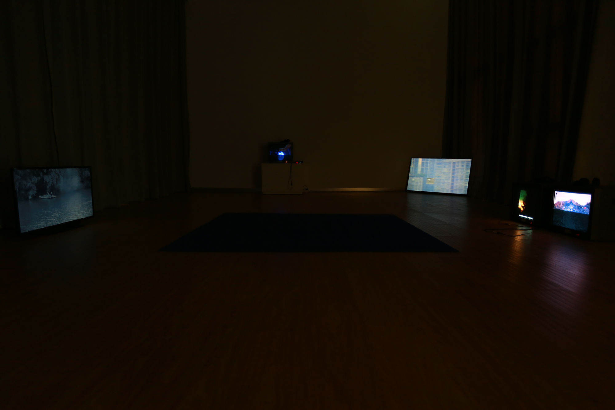 1000+ Project：Waiting for the blue