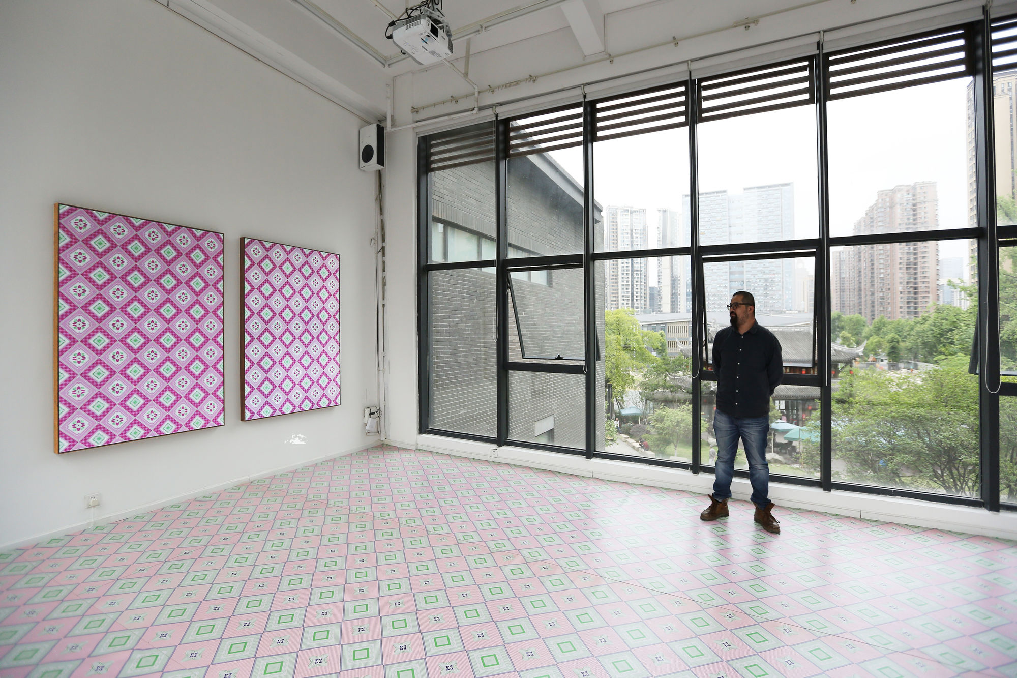 1000+: So Many Things Are Going On