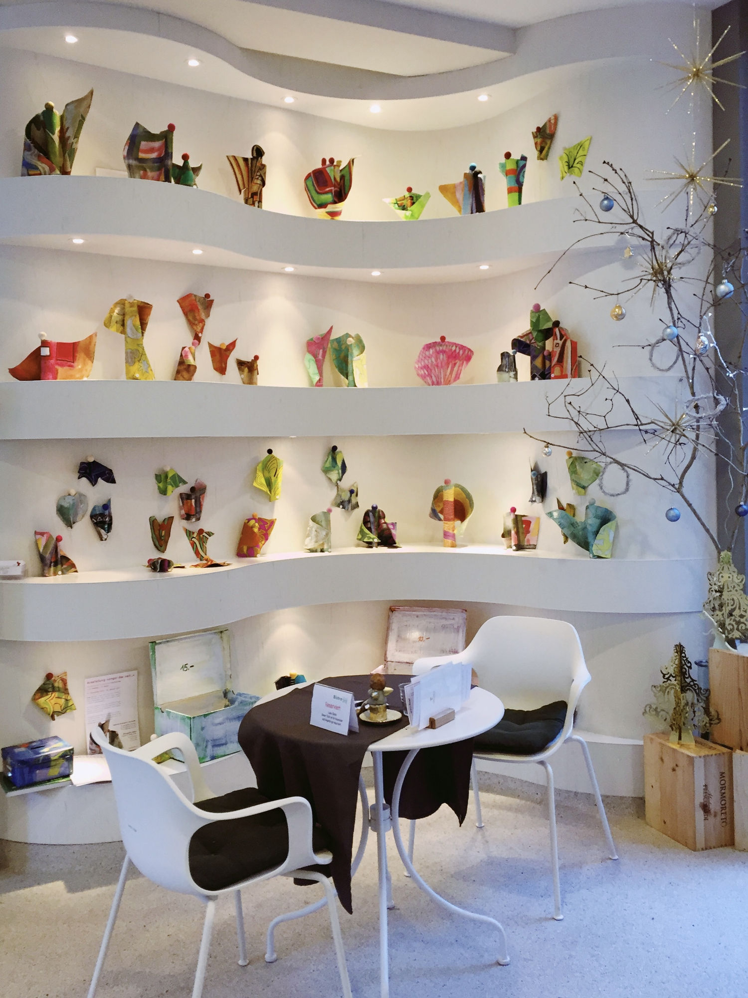 Die Ausstellung «engel der zeit ...» in der DenkBar, St. Gallen, Schweiz