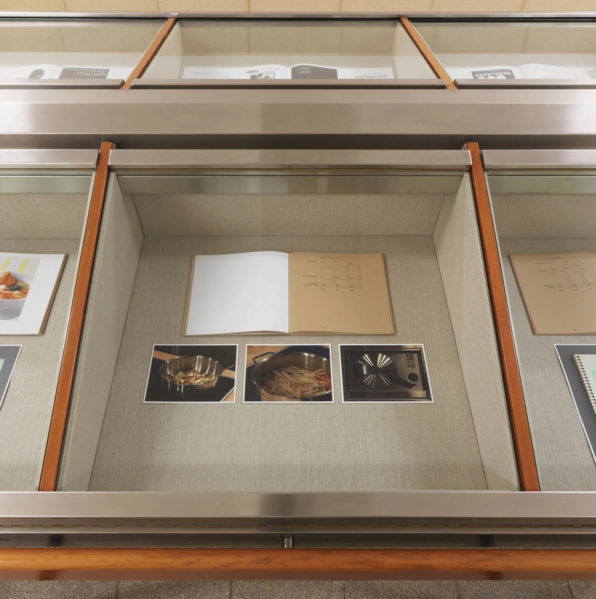 Installation view: Souterrain, Christopher Williams, Kochgeschirr (Adapted for Use), Capitain Petzel, Berlin, 2021 Ph: Jens Ziehe