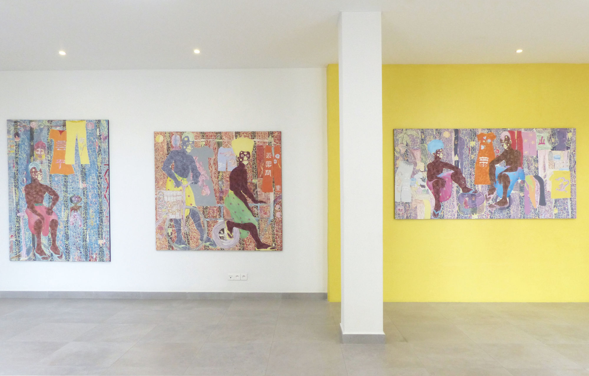 Mbindoum kaw gue, Galerie Cécile Fakhoury - Dakar 2019 © Kassou Seydou