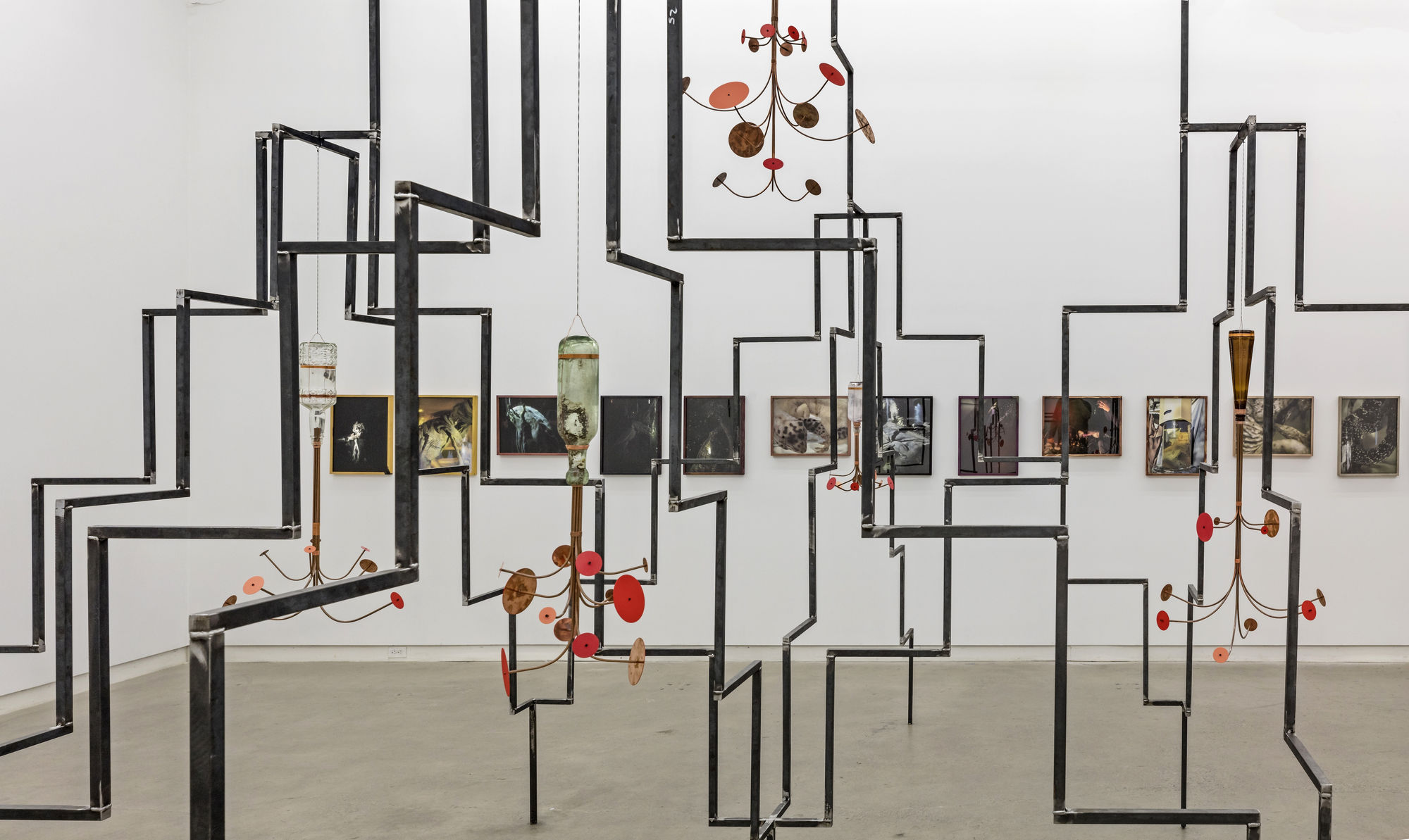 ETH YRTANNRY FO ISTDANCE