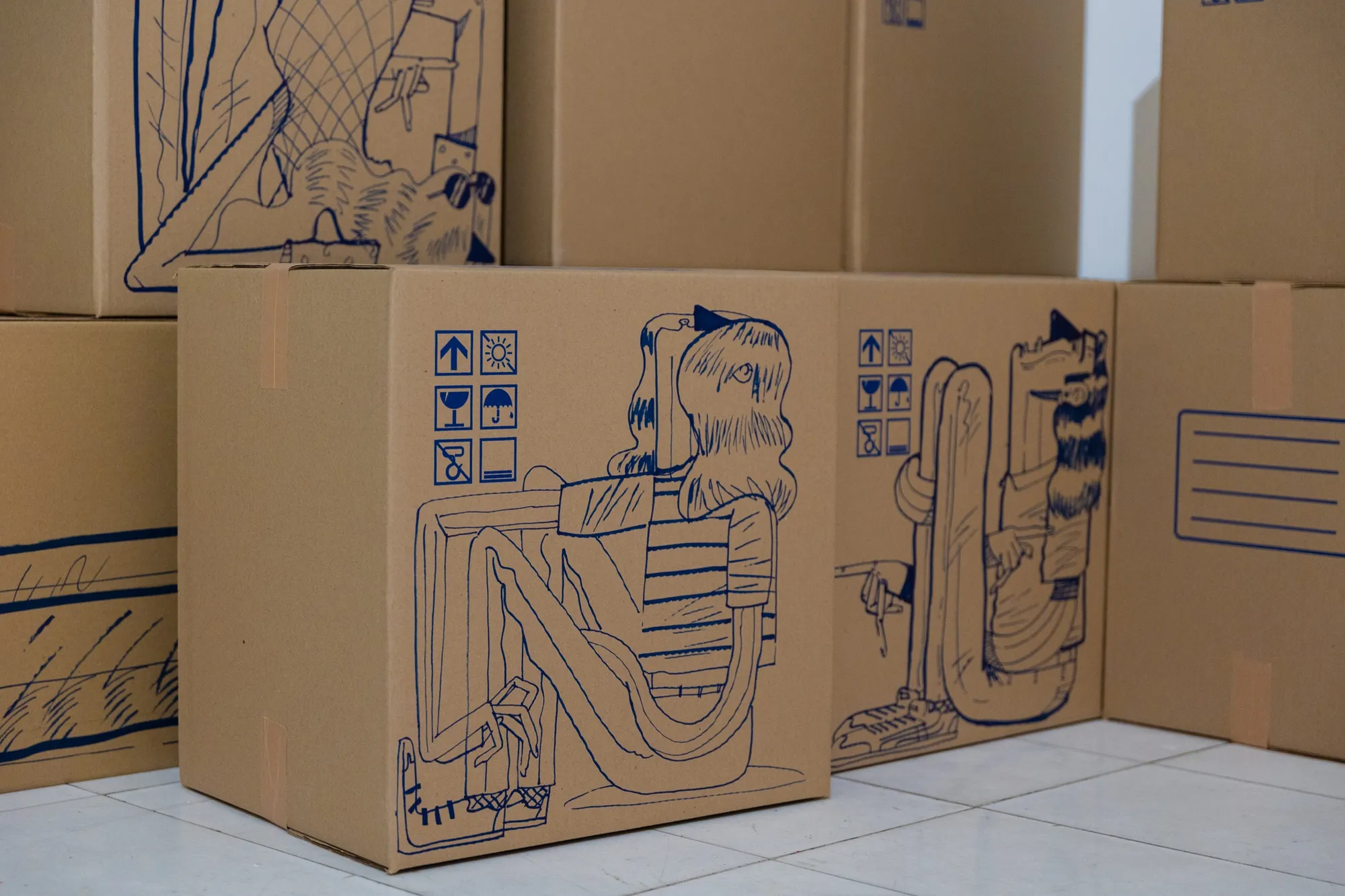 Akos Ezer: Törött pohár. El vaso está roto, lo sigo llenando. (2025)