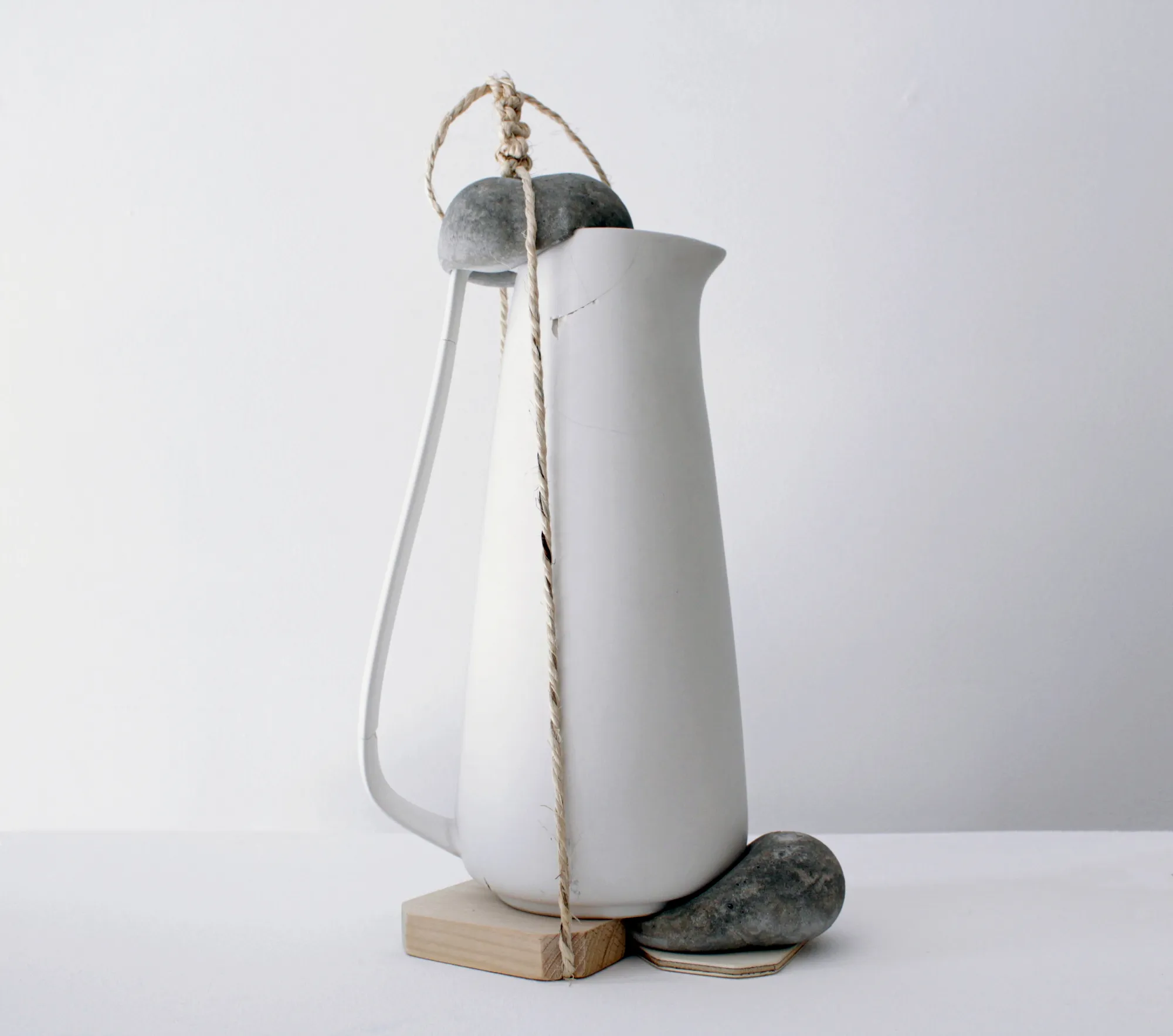 Mathieu SCHMITT Kintsukuroi #3 technique mixte sur céramique 40 x 22 x 15 cm