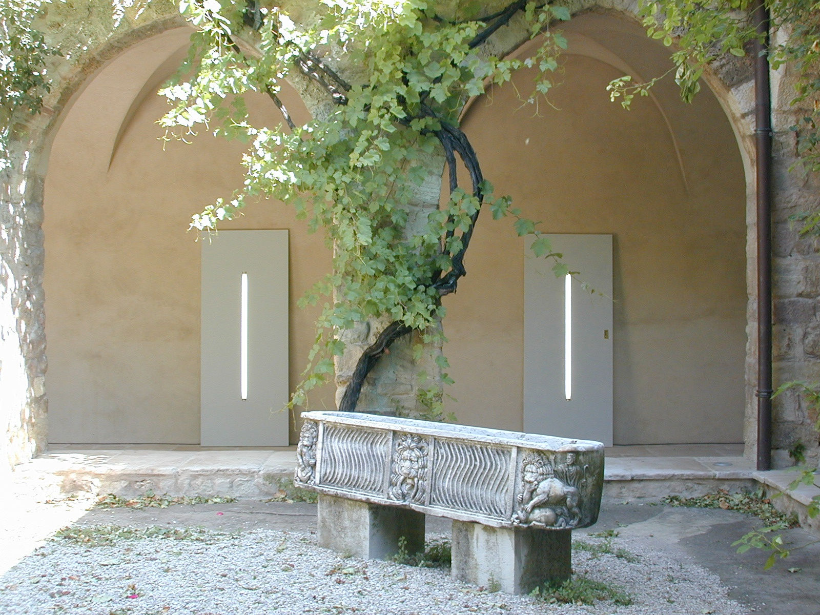 Bill CULBERT Château Sainte Roseline Galerie Catherine Issert 2001