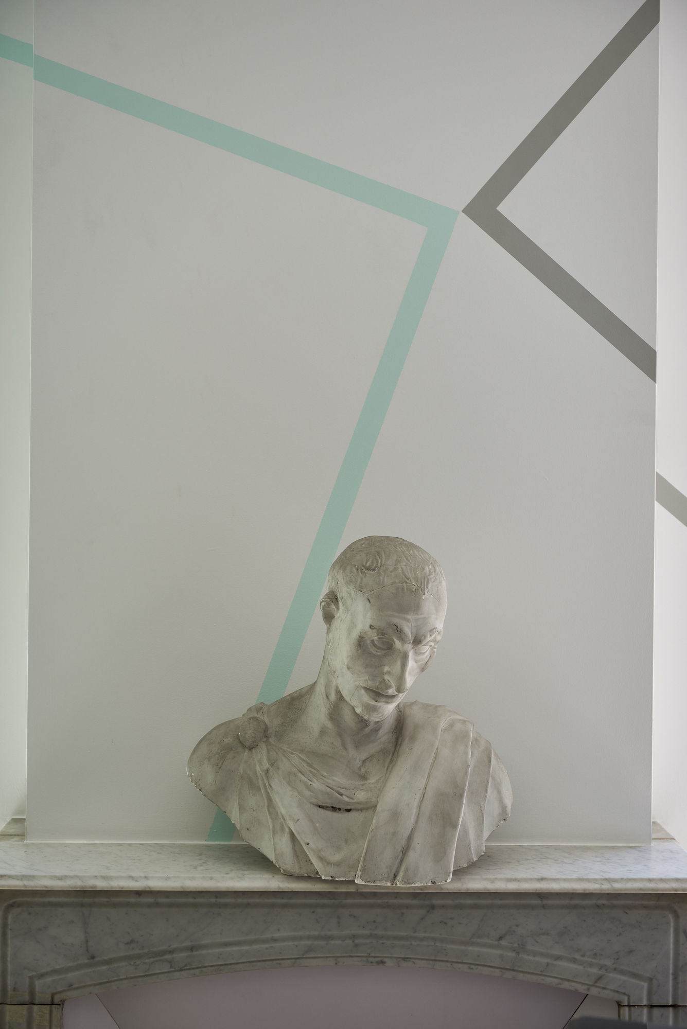 Cécile BART Lumière Aléatoire Bruits de couloir 2019 Galerie Catherine Issert © Anthonny Lanneretonne