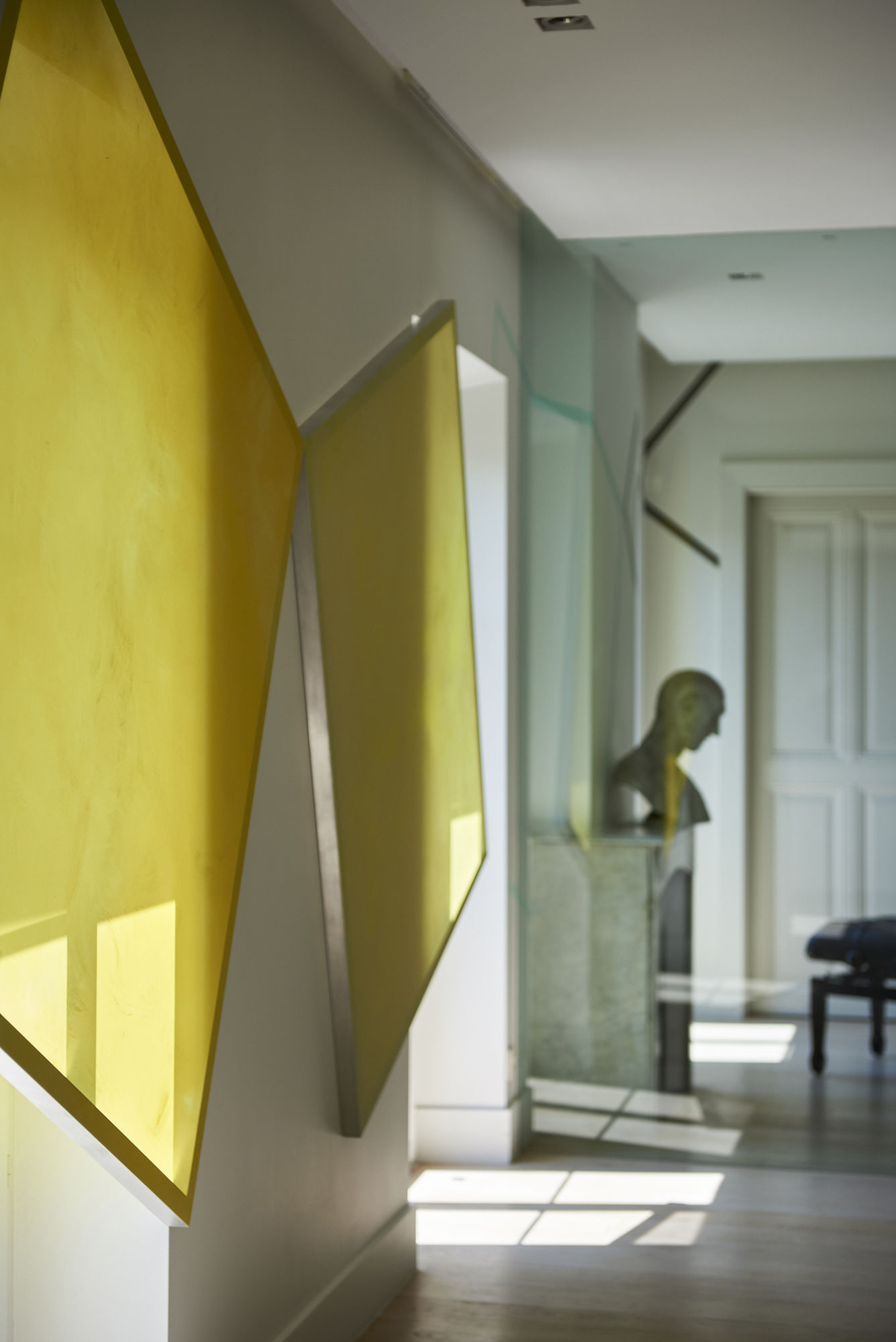 Cécile BART Lumière Aléatoire Bruits de couloir 2019 Galerie Catherine Issert © Anthonny Lanneretonne