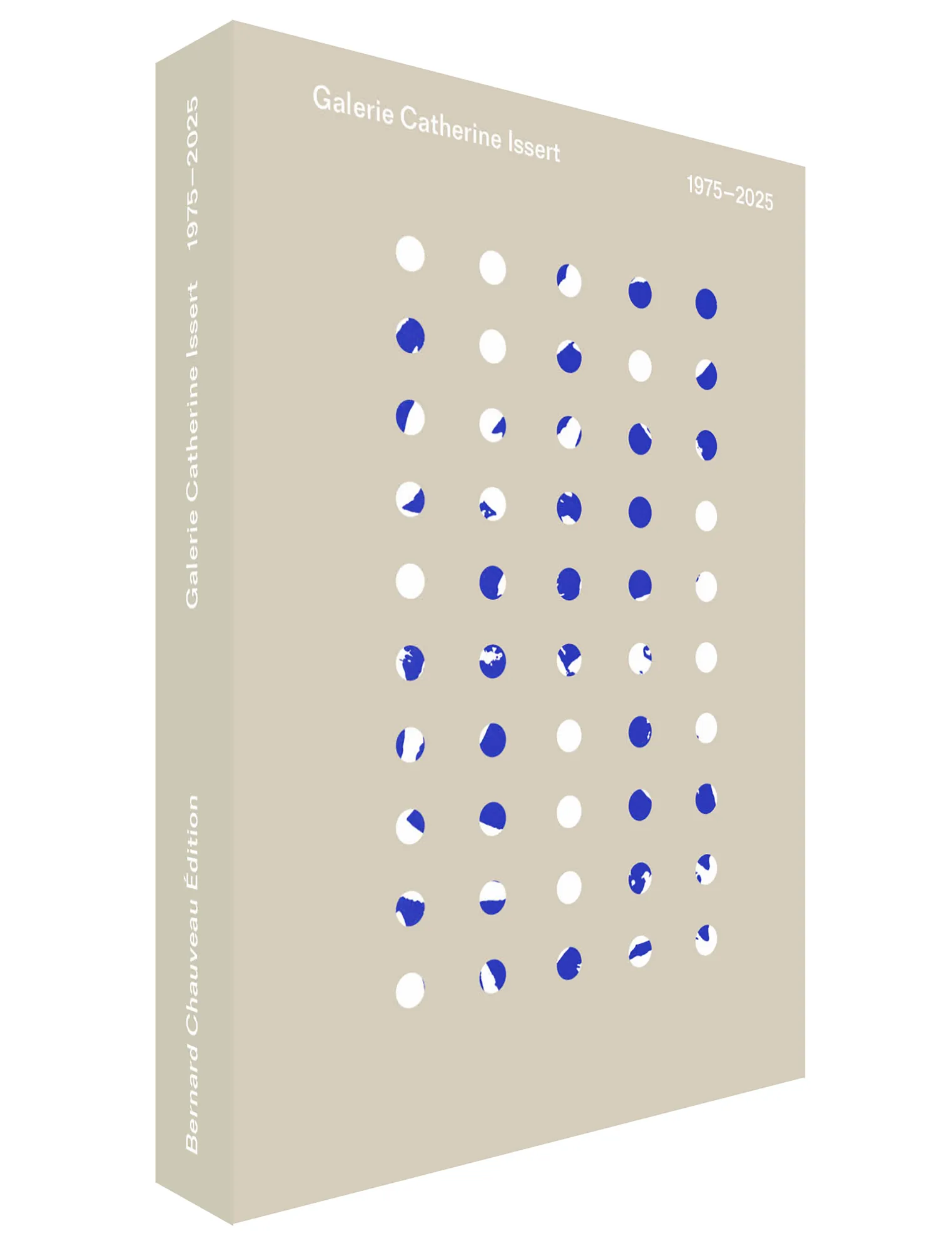 UN LIVRE PUBLIÉ PAR BERNARD CHAUVEAU ÉDITION Format 17 cm x 24 cm • 325 pages • 1300 exemplaires • 45 € À l’occasion de cette publication, des tirages de tête accompagnés de dessins originaux des artistes de la galerie seront disponibles en nombre limité.