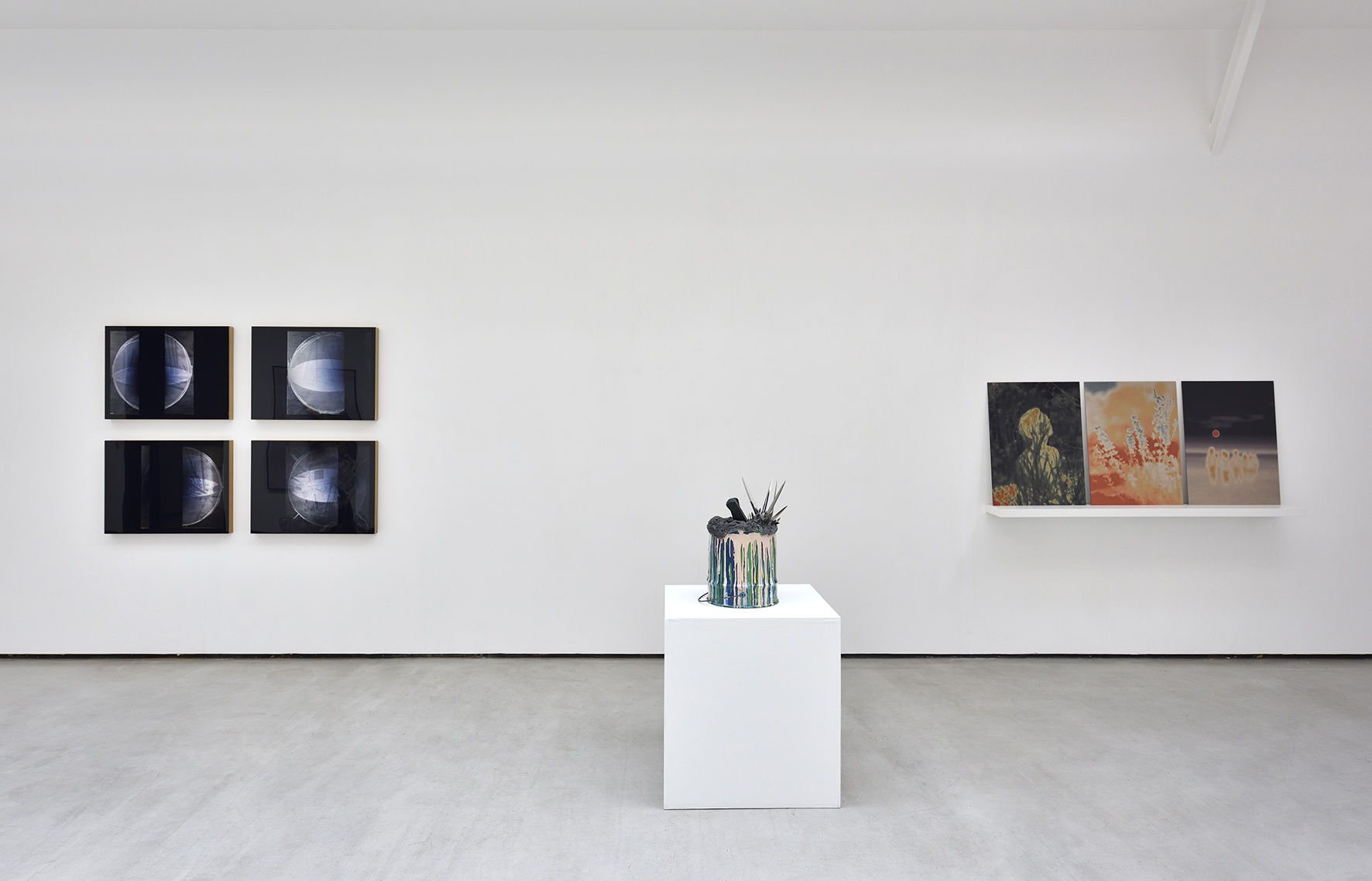 COSMOS 99, Galerie Christophe Gaillard, Paris. © Photo : Rebecca Fanuele.