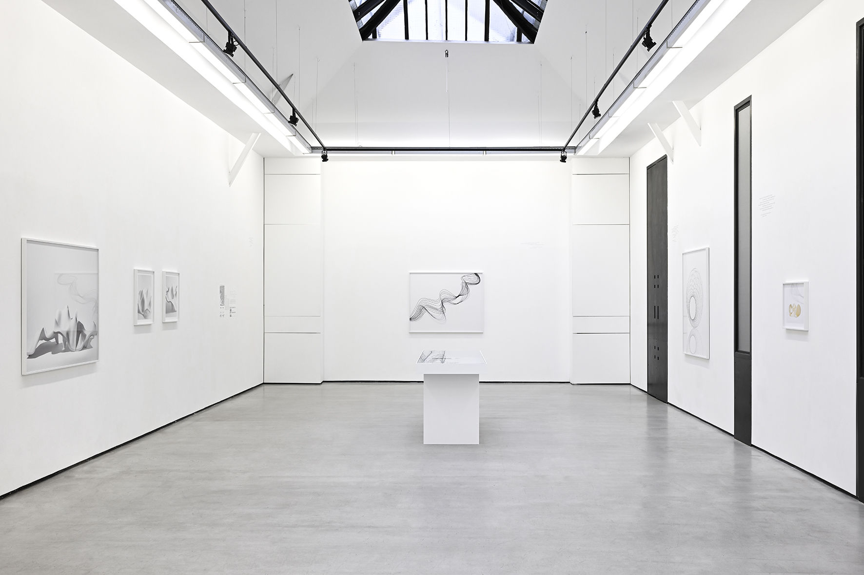 Les géométries de l'esprit, image latente, de Marina Gadonneix avec Victor Rambaud. Photo : Rebecca Fanuele.