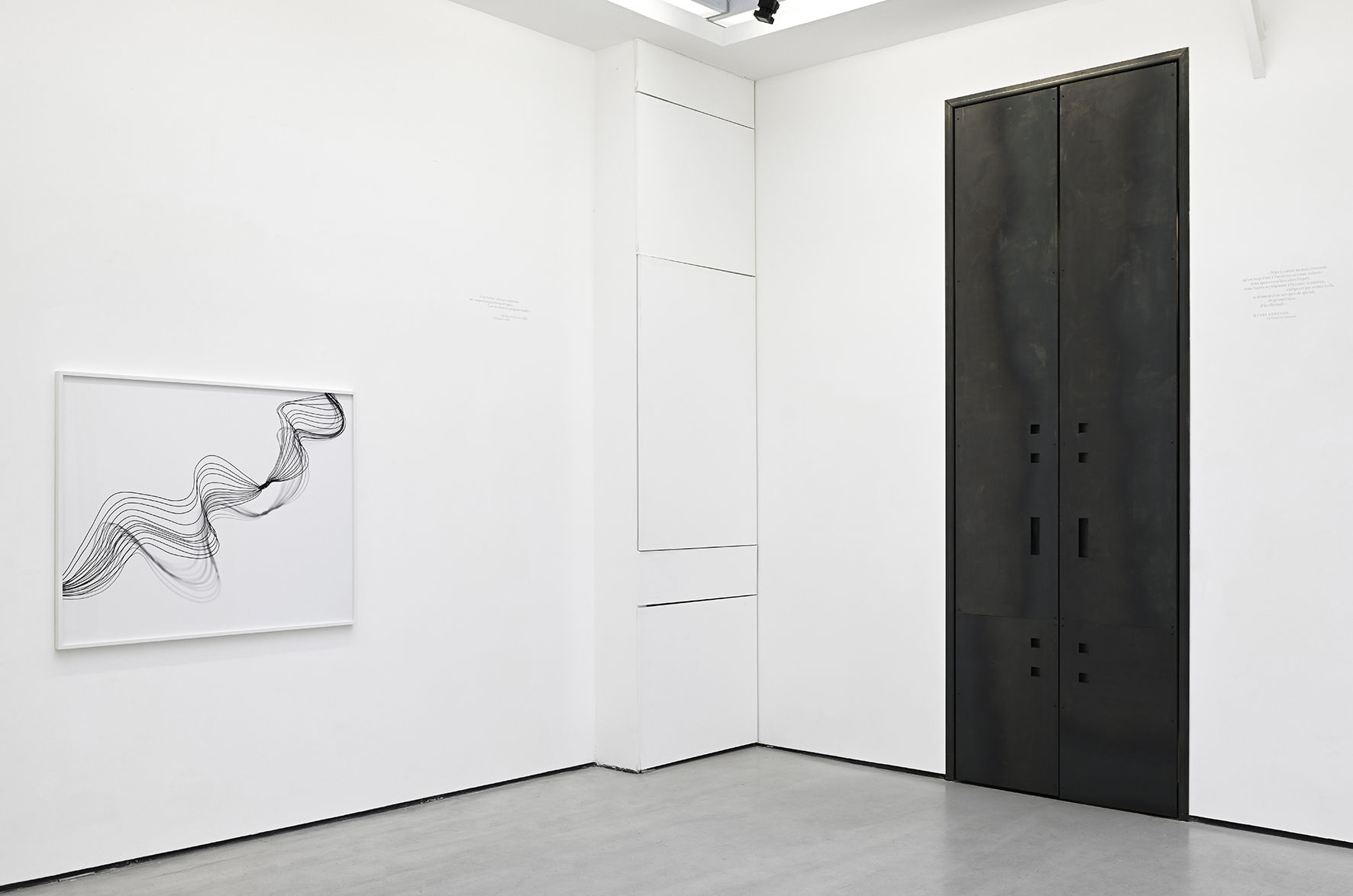 Les géométries de l'esprit, image latente, de Marina Gadonneix avec Victor Rambaud. Photo : Rebecca Fanuele.