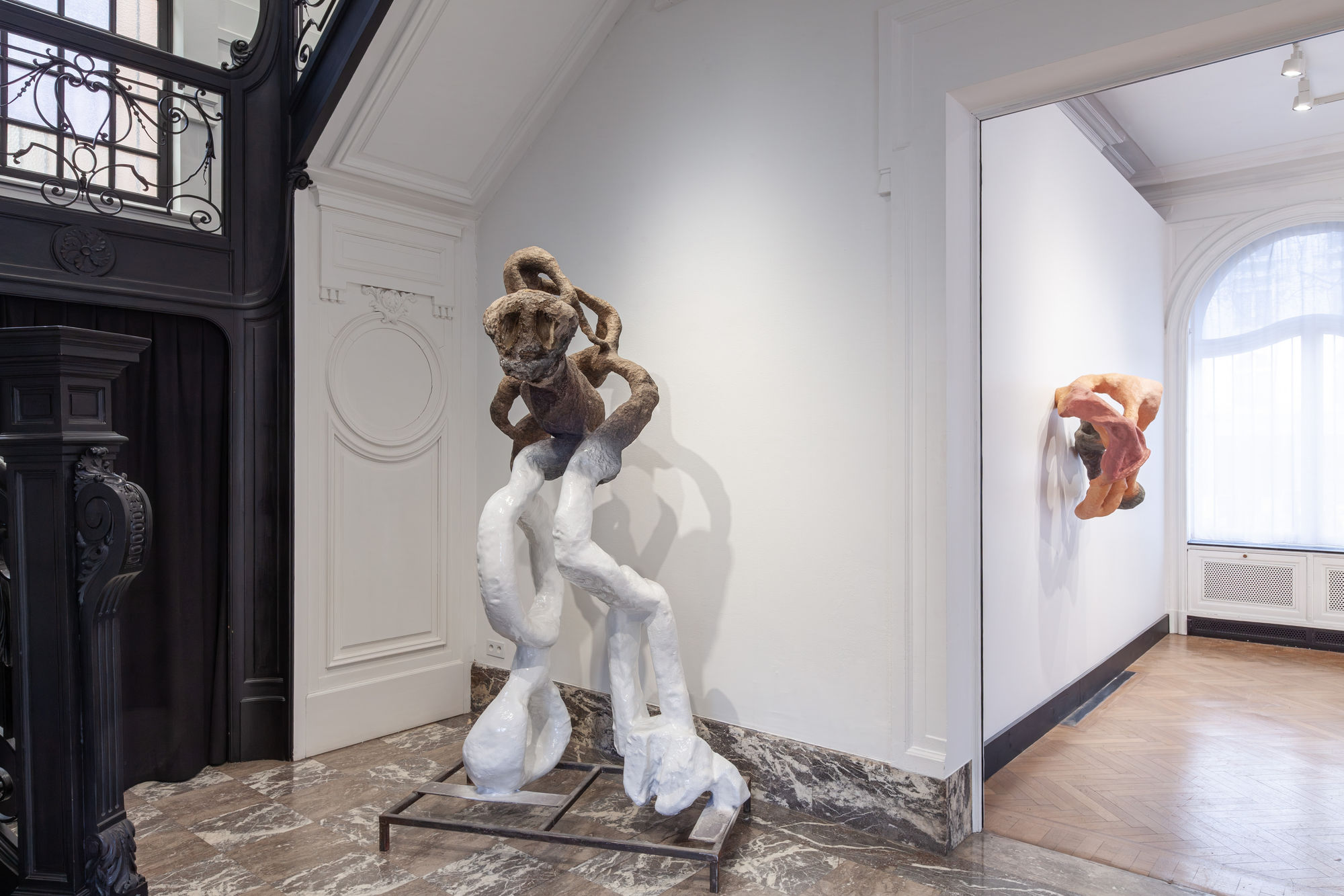 L&eacute;o Orta, Uncanny in the man sane / &Ecirc;tre-Anges (ways of being), Galerie Christophe Gaillard Brussels. Photo : &copy; Zooo